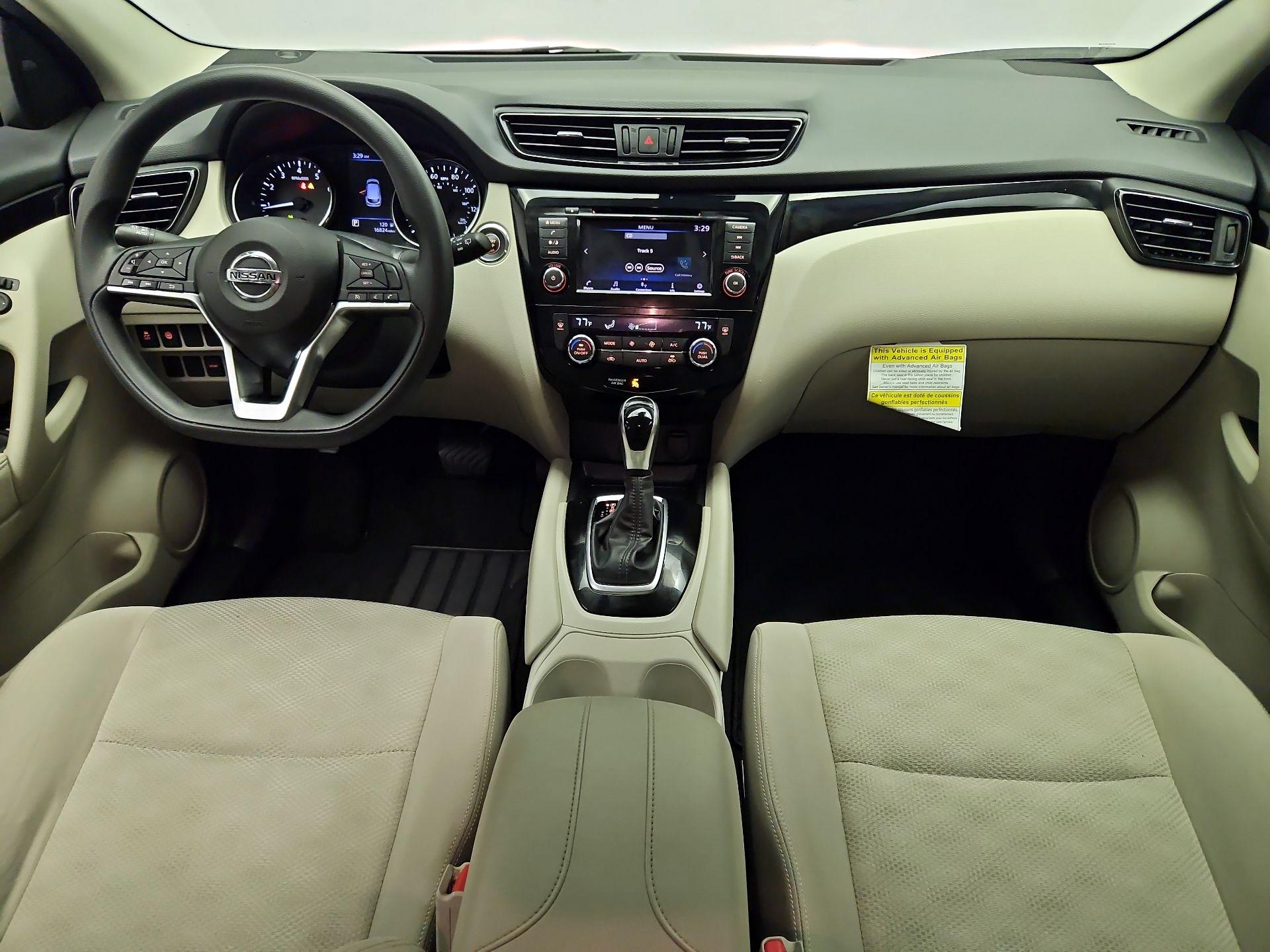 Thumbnail: 2020 Nissan Rogue Sport - 9