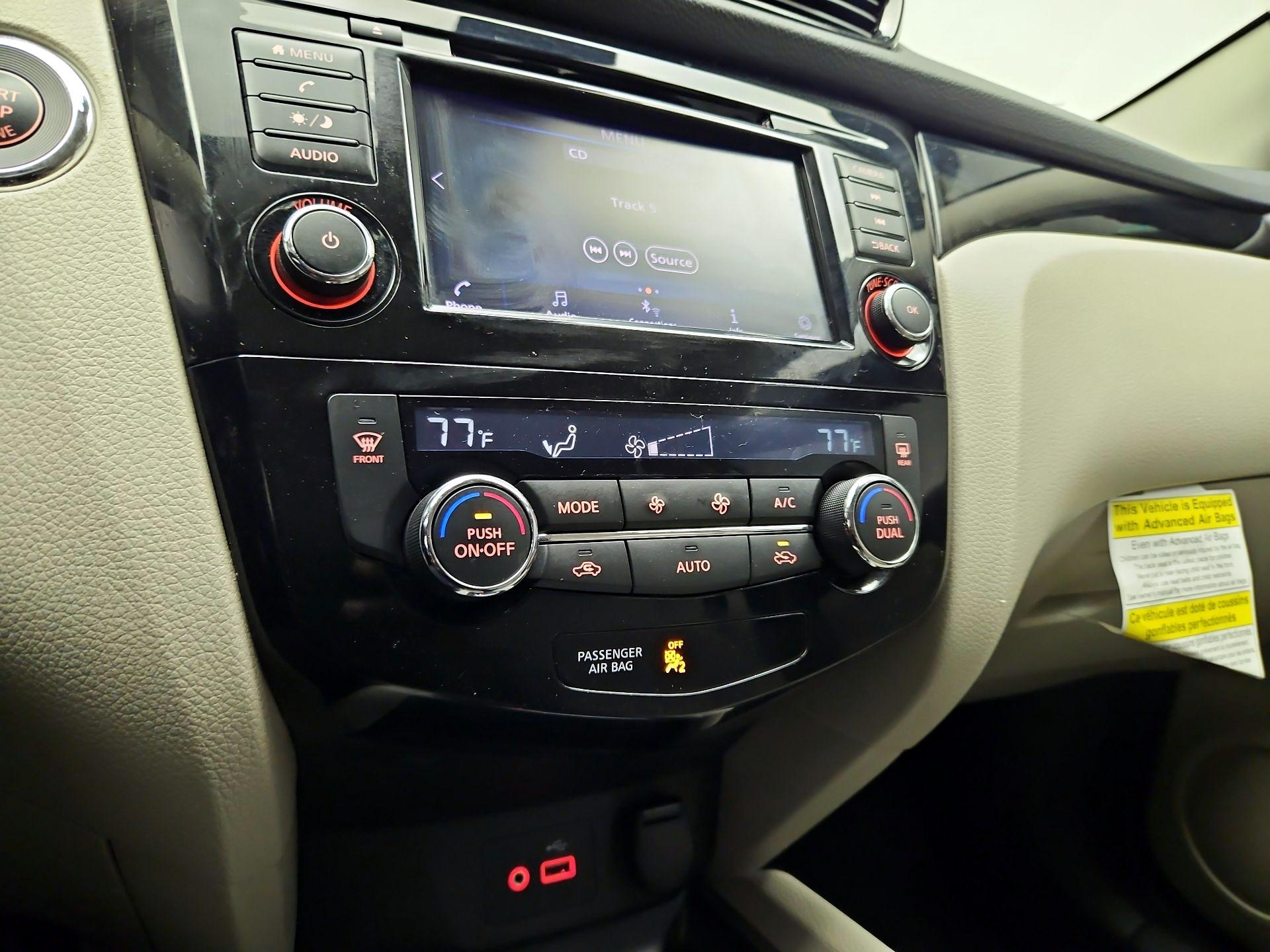 Thumbnail: 2020 Nissan Rogue Sport - 15