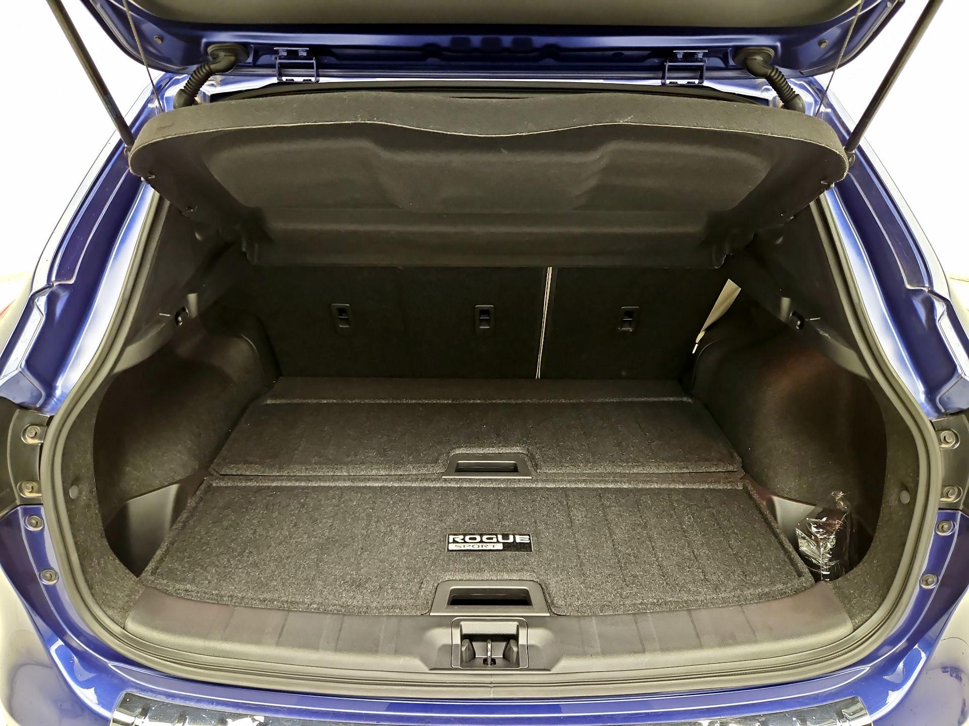 Thumbnail: 2020 Nissan Rogue Sport - 18