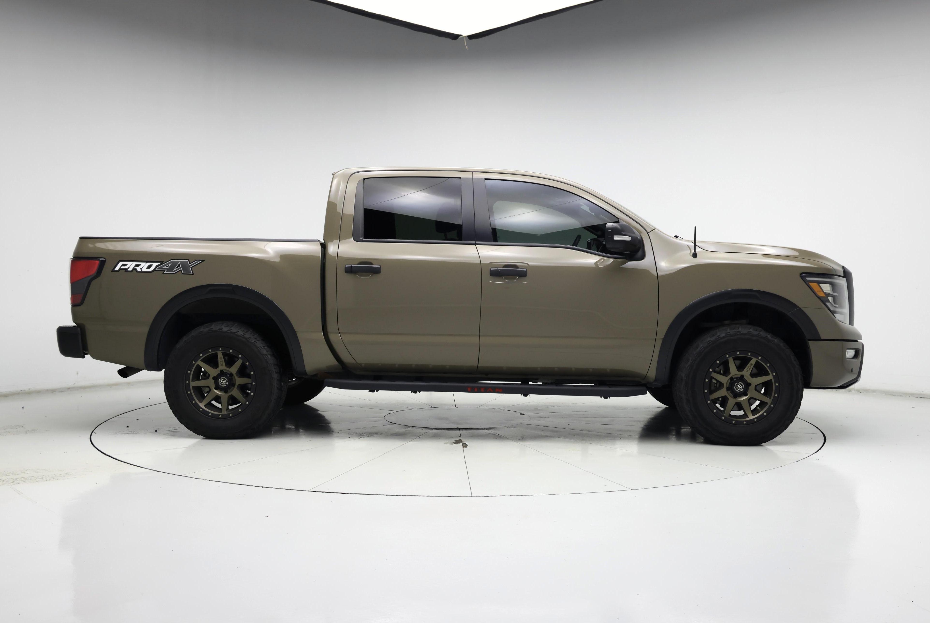 Thumbnail: 2021 Nissan Titan - 7