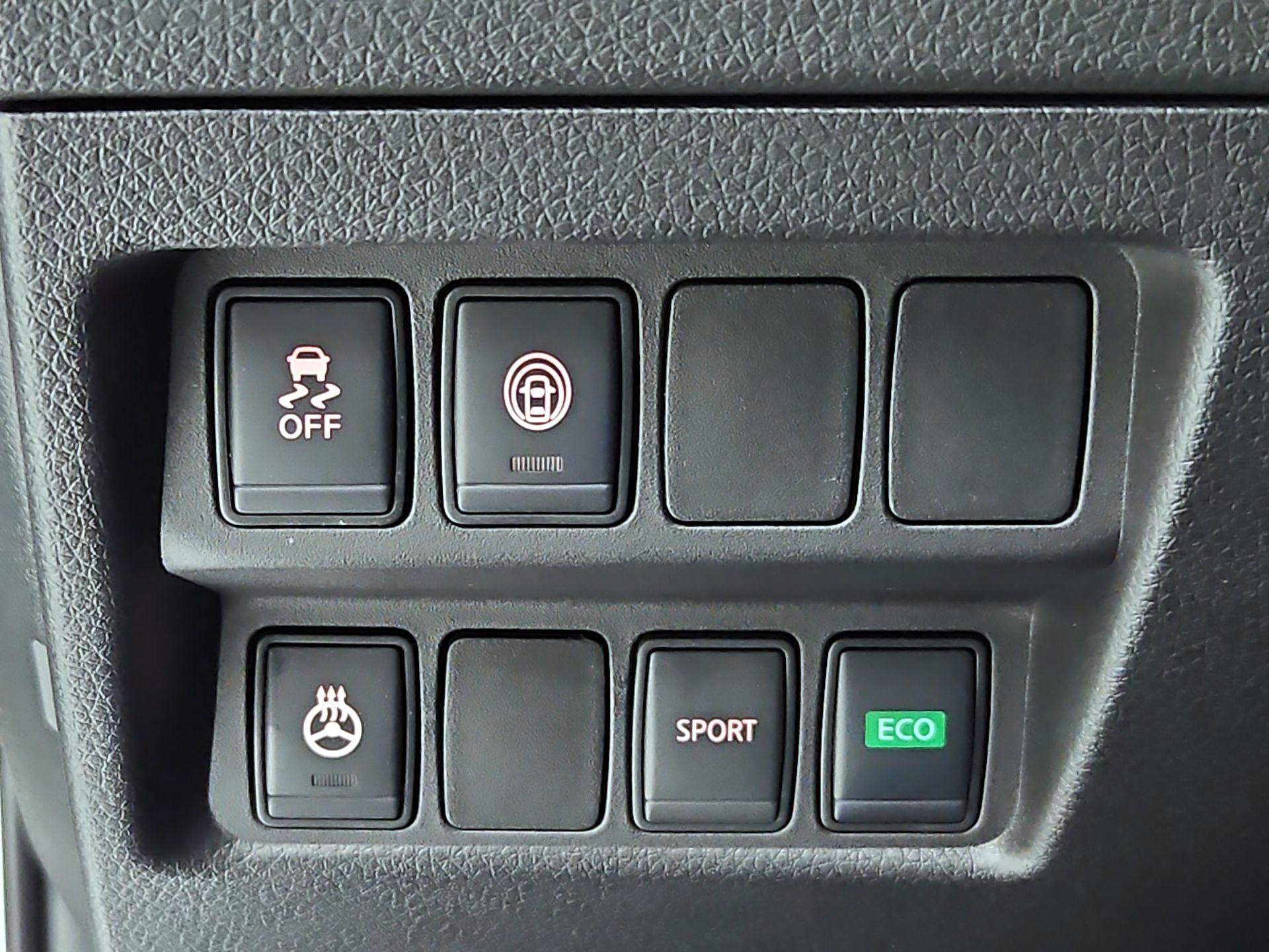 Thumbnail: 2021 Nissan Rogue Sport - 13