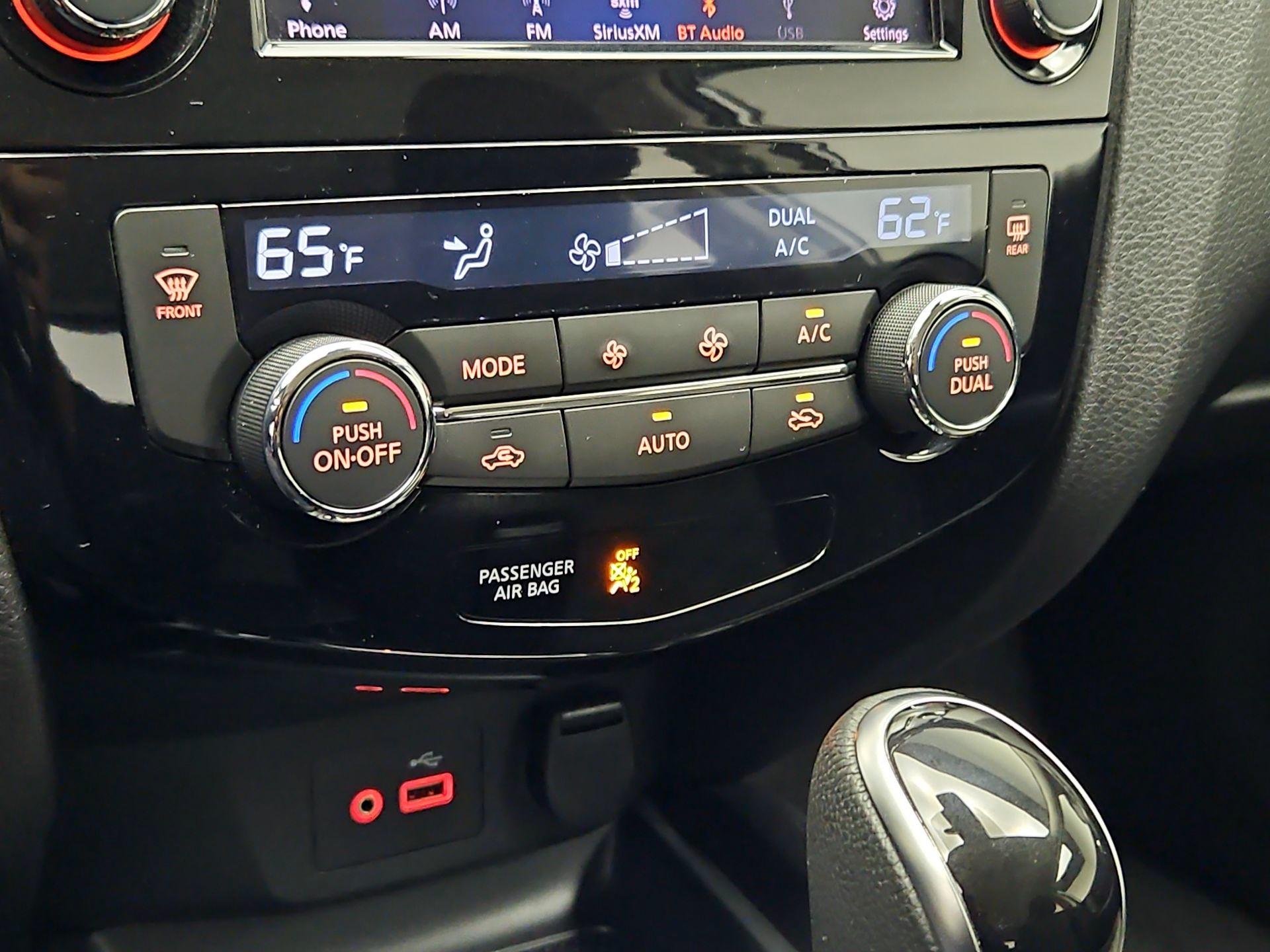 Thumbnail: 2021 Nissan Rogue Sport - 16