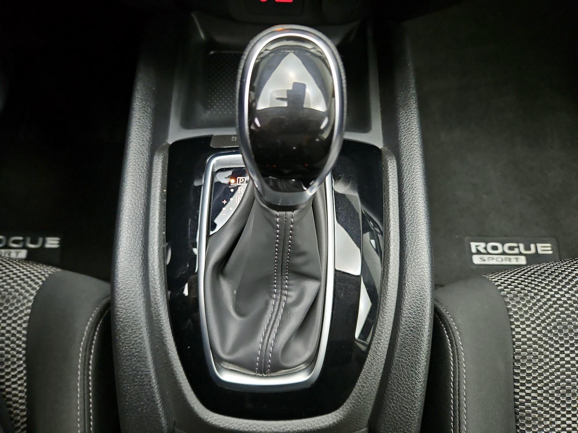 Thumbnail: 2021 Nissan Rogue Sport - 17