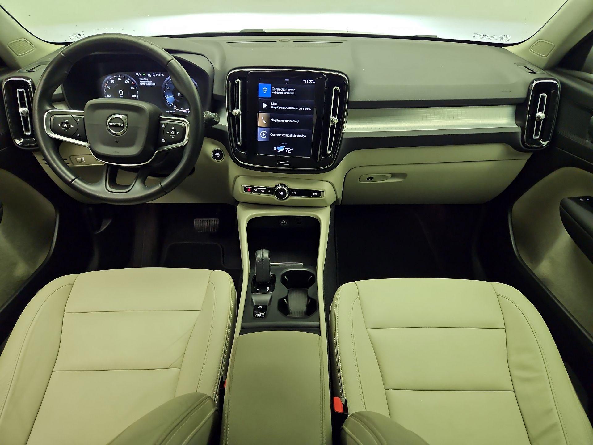 Thumbnail: 2021 Volvo XC40 - 9