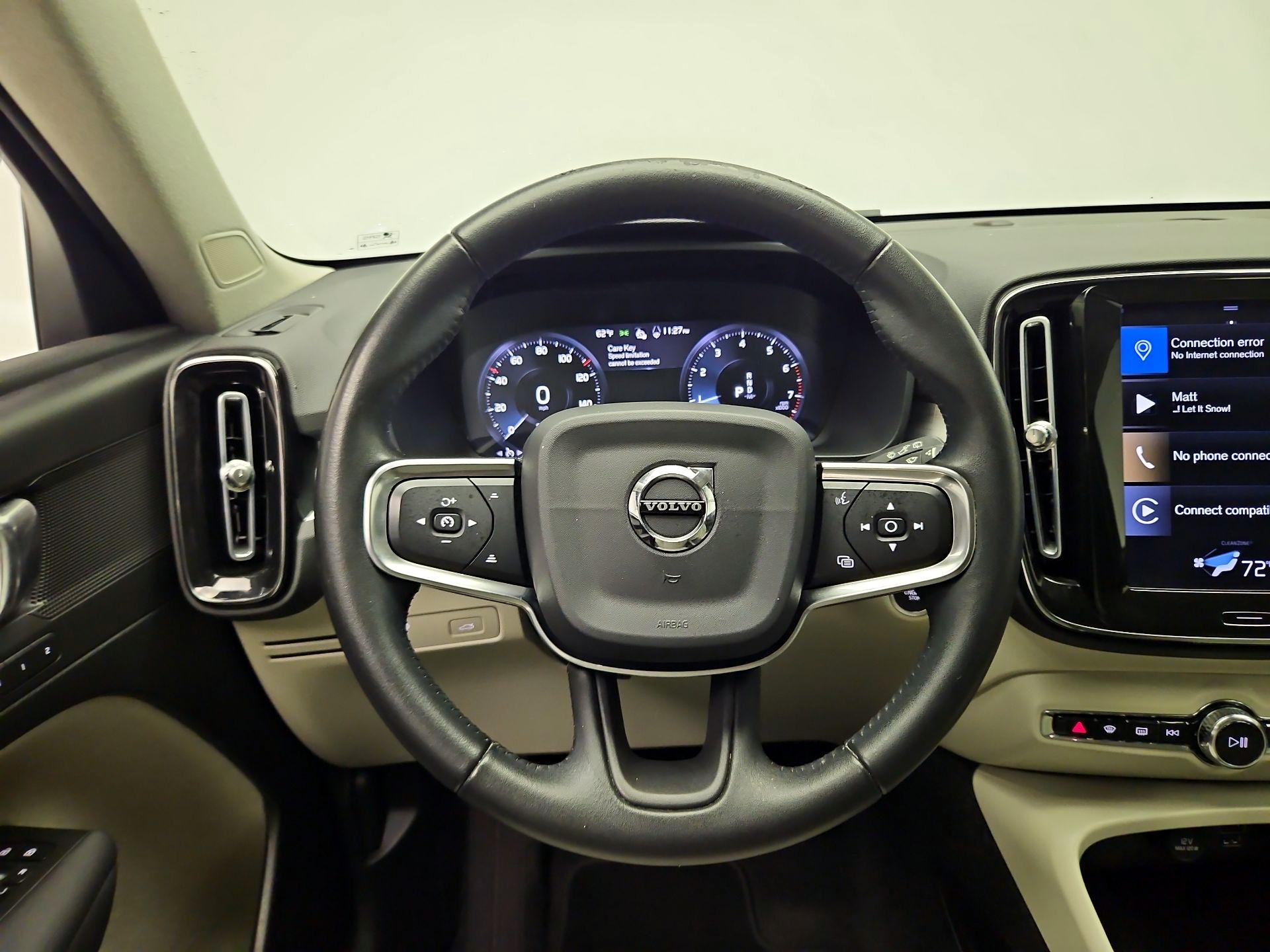 Thumbnail: 2021 Volvo XC40 - 10