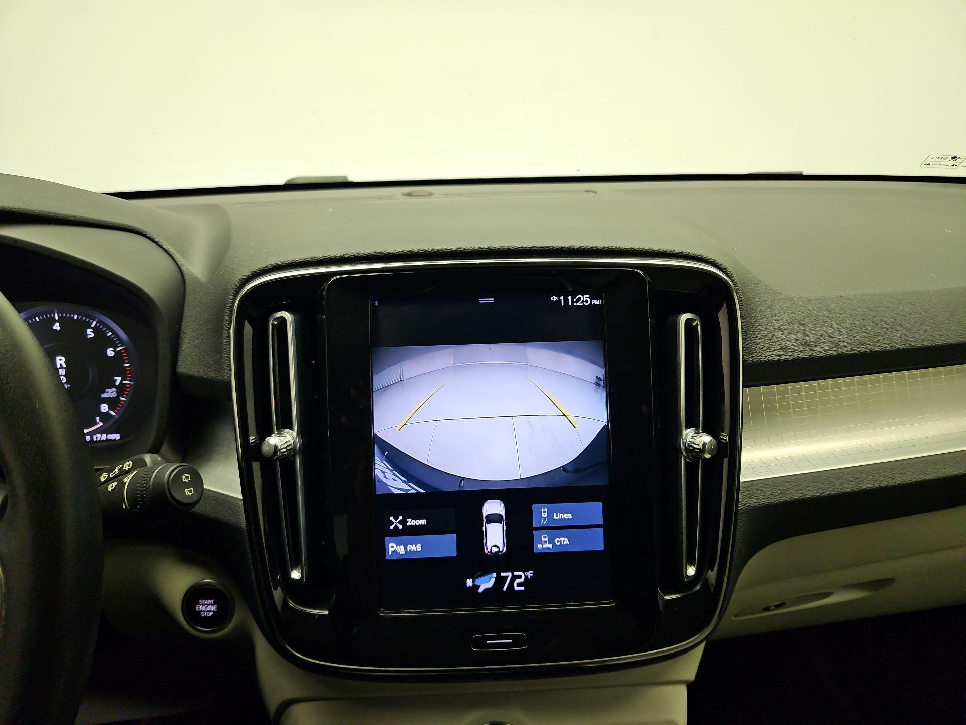 Thumbnail: 2021 Volvo XC40 - 13