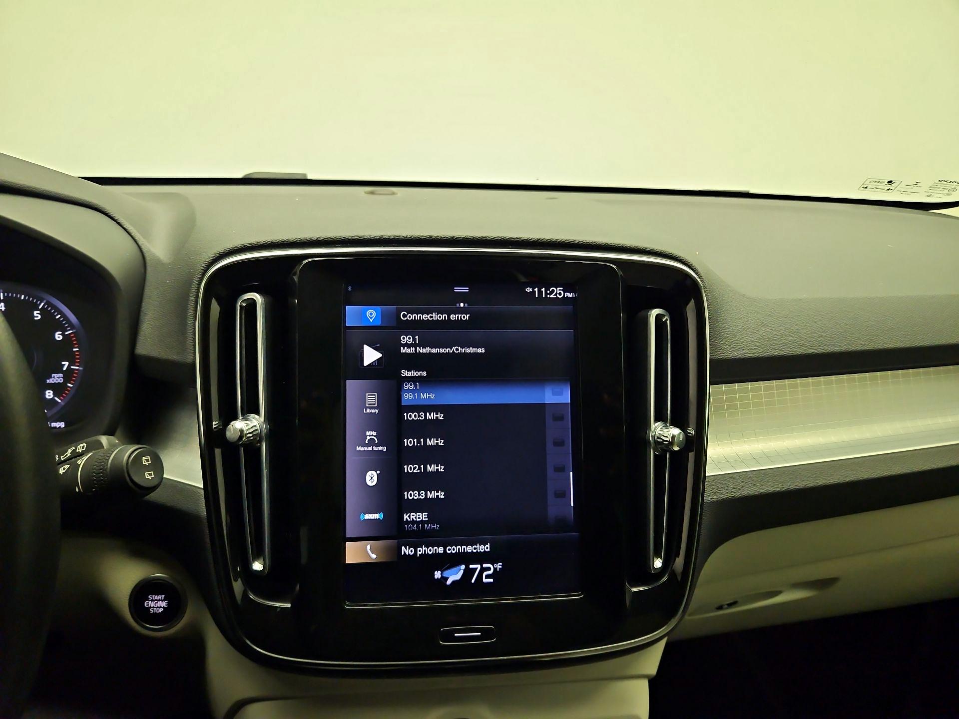 Thumbnail: 2021 Volvo XC40 - 14