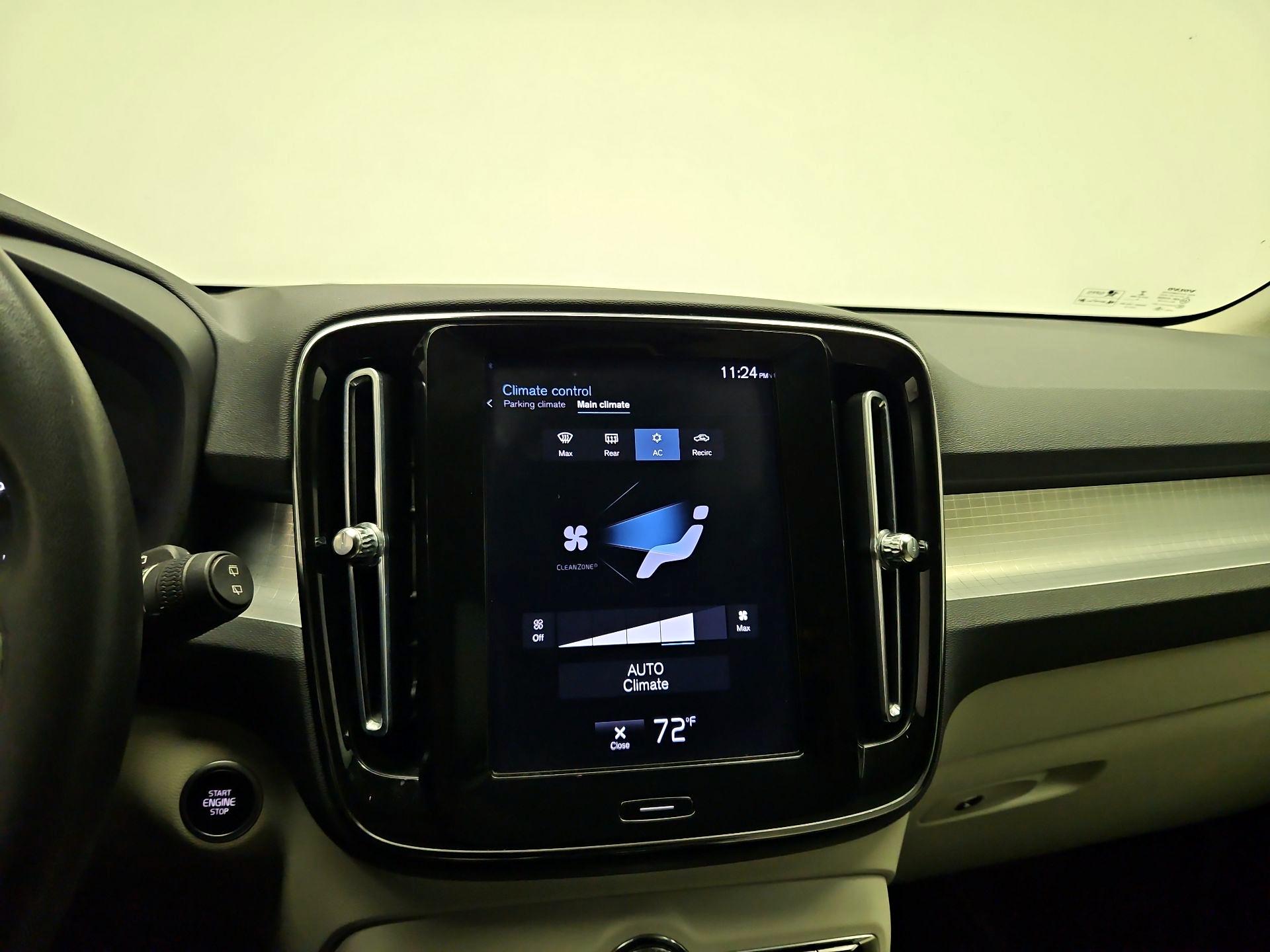 Thumbnail: 2021 Volvo XC40 - 15