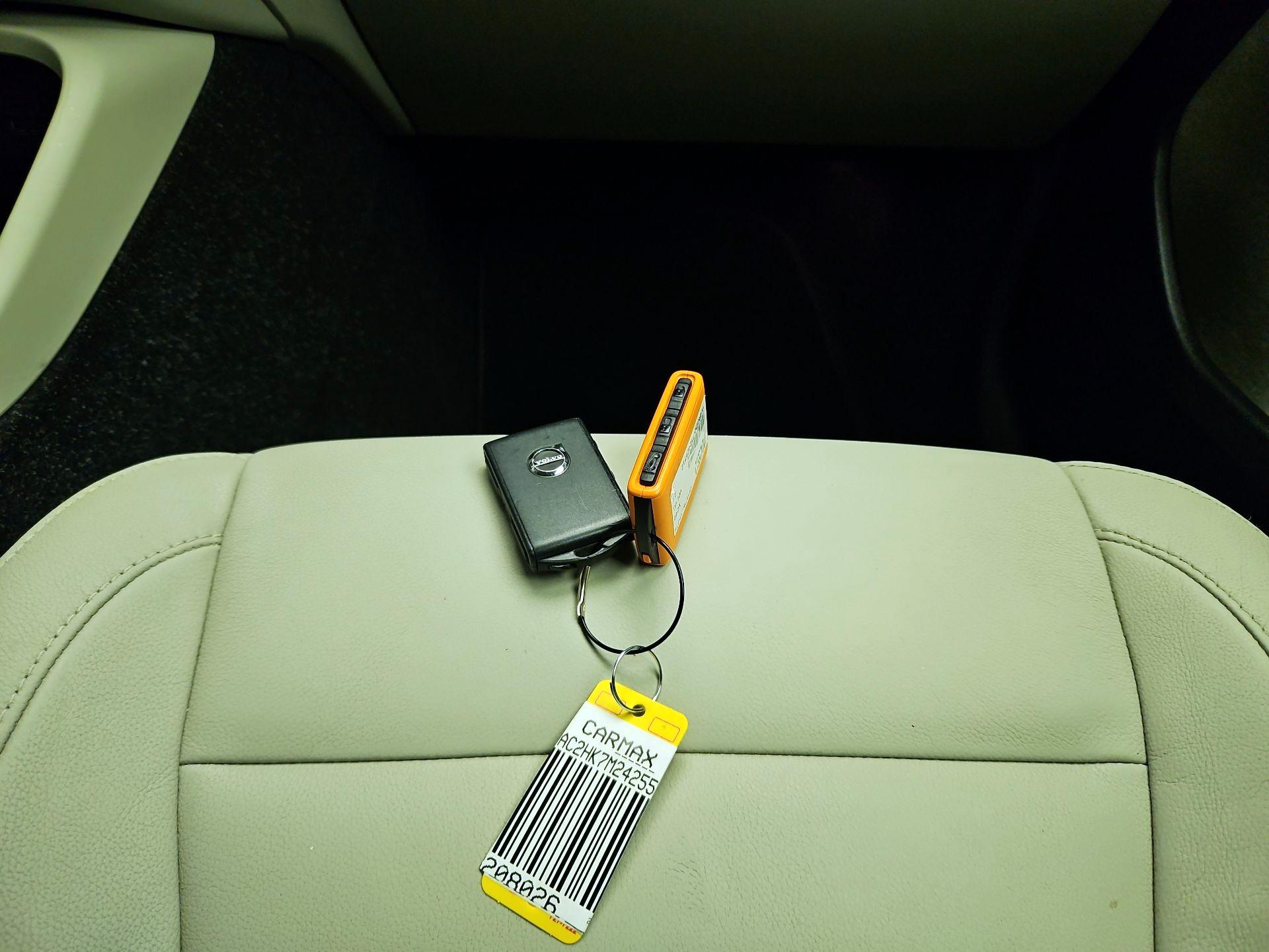 Thumbnail: 2021 Volvo XC40 - 20