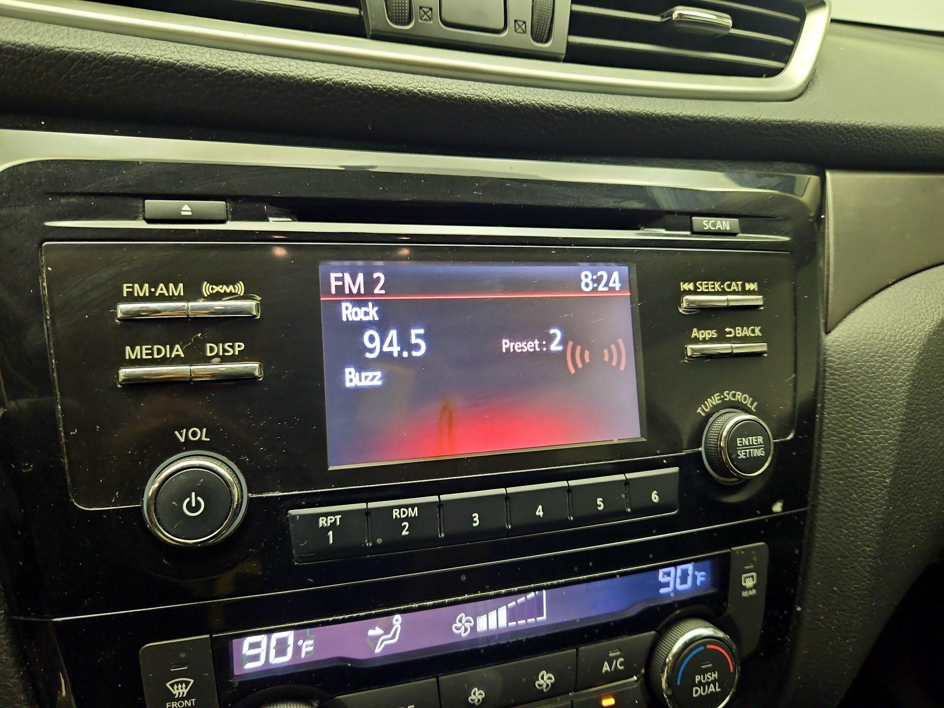 Thumbnail: 2016 Nissan Rogue - 15