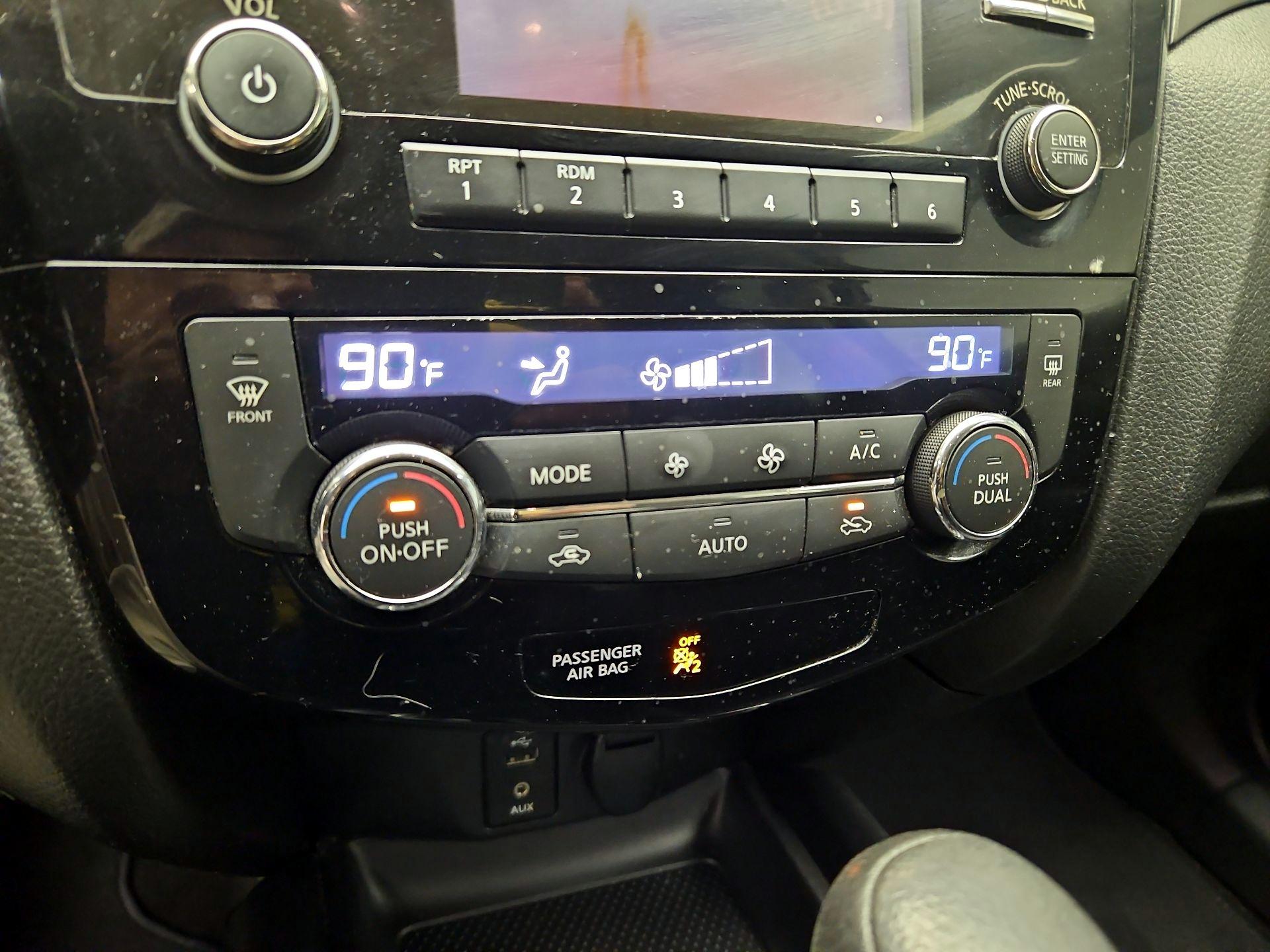 Thumbnail: 2016 Nissan Rogue - 16