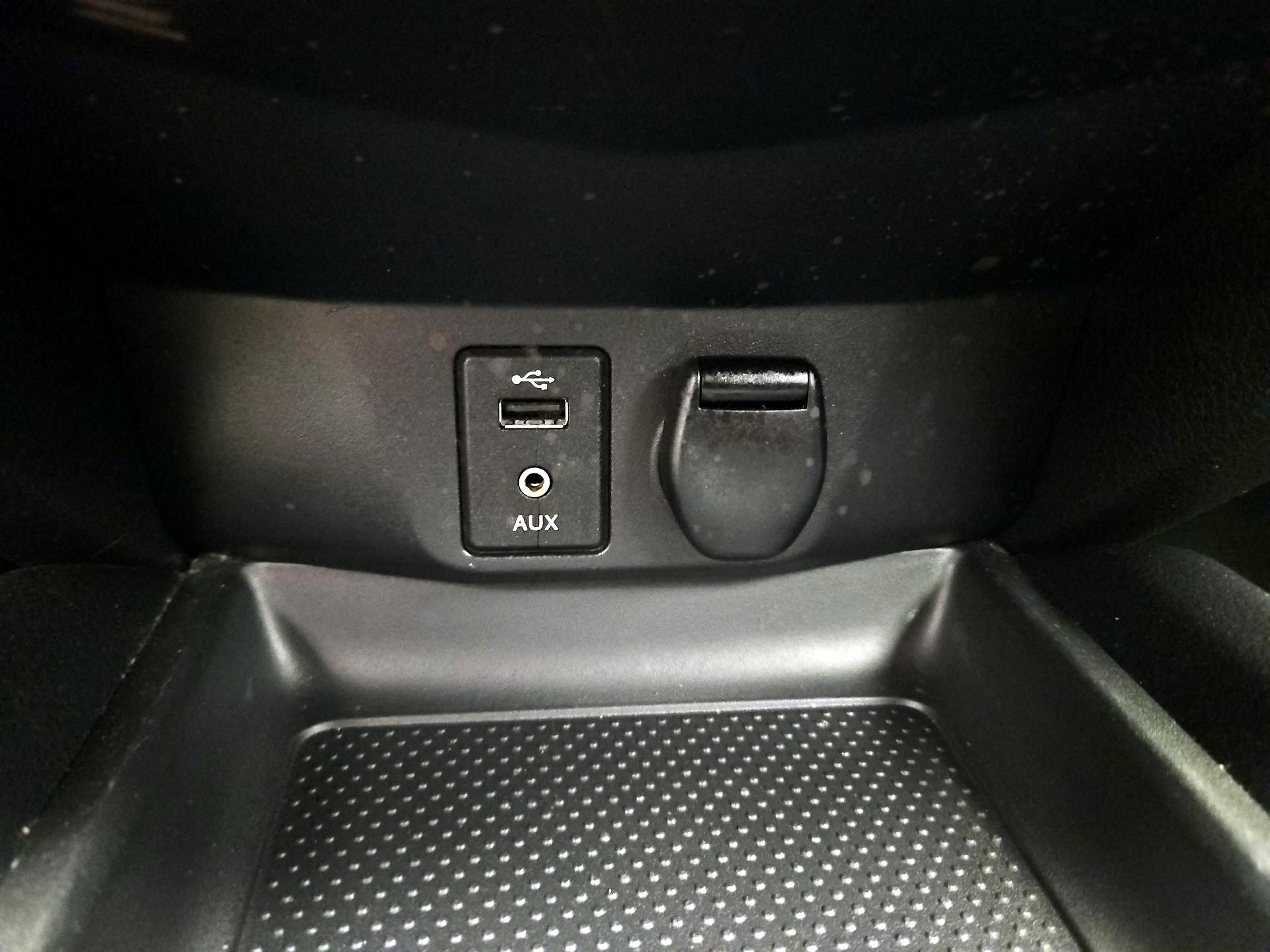 Thumbnail: 2016 Nissan Rogue - 18