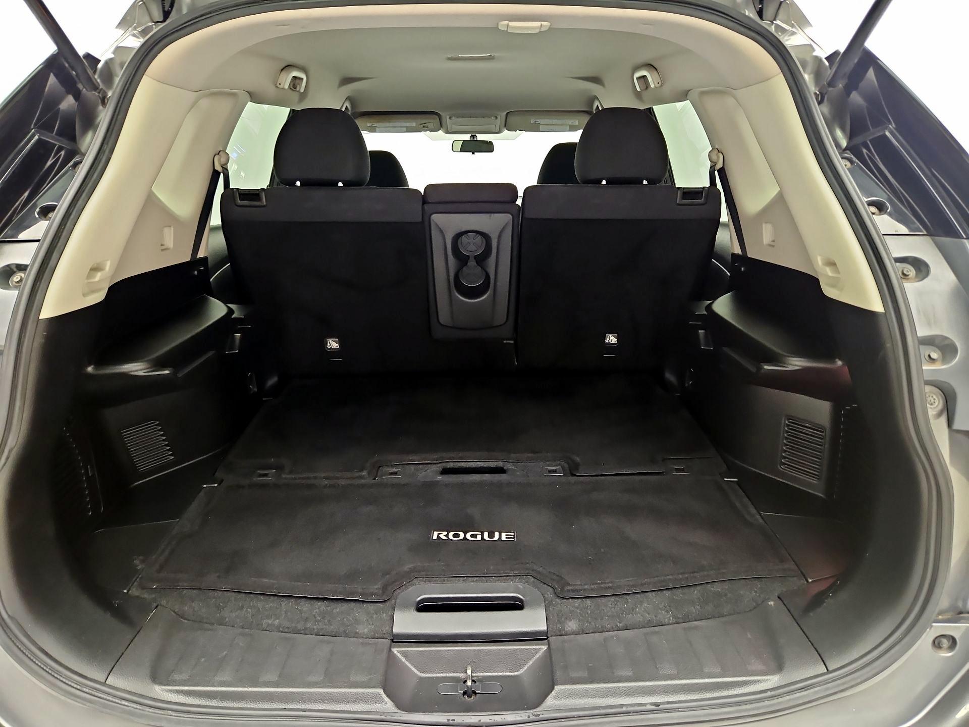 Thumbnail: 2016 Nissan Rogue - 20