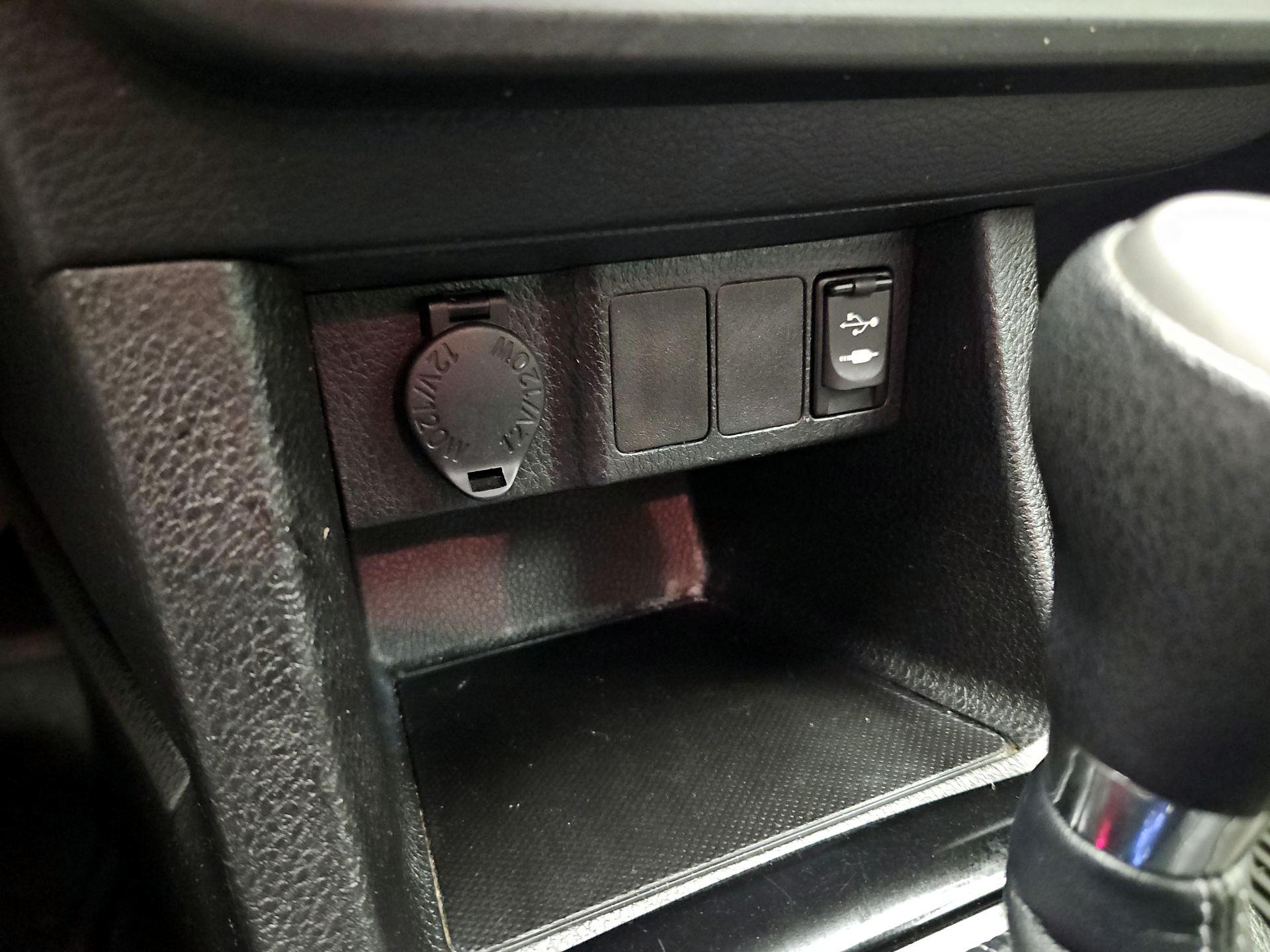 Thumbnail: 2014 Toyota Corolla - 18