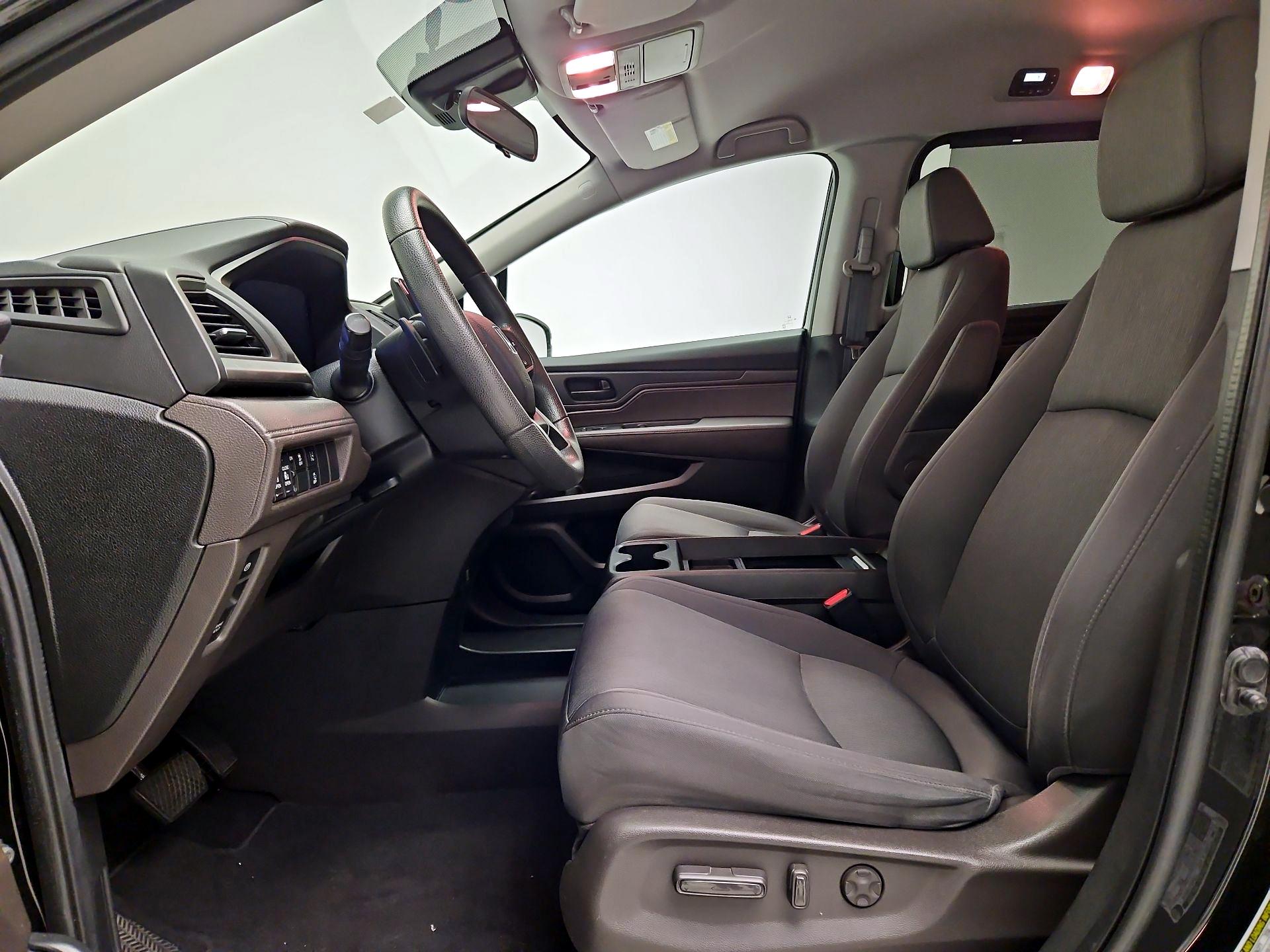 Thumbnail: 2019 Honda Odyssey - 11