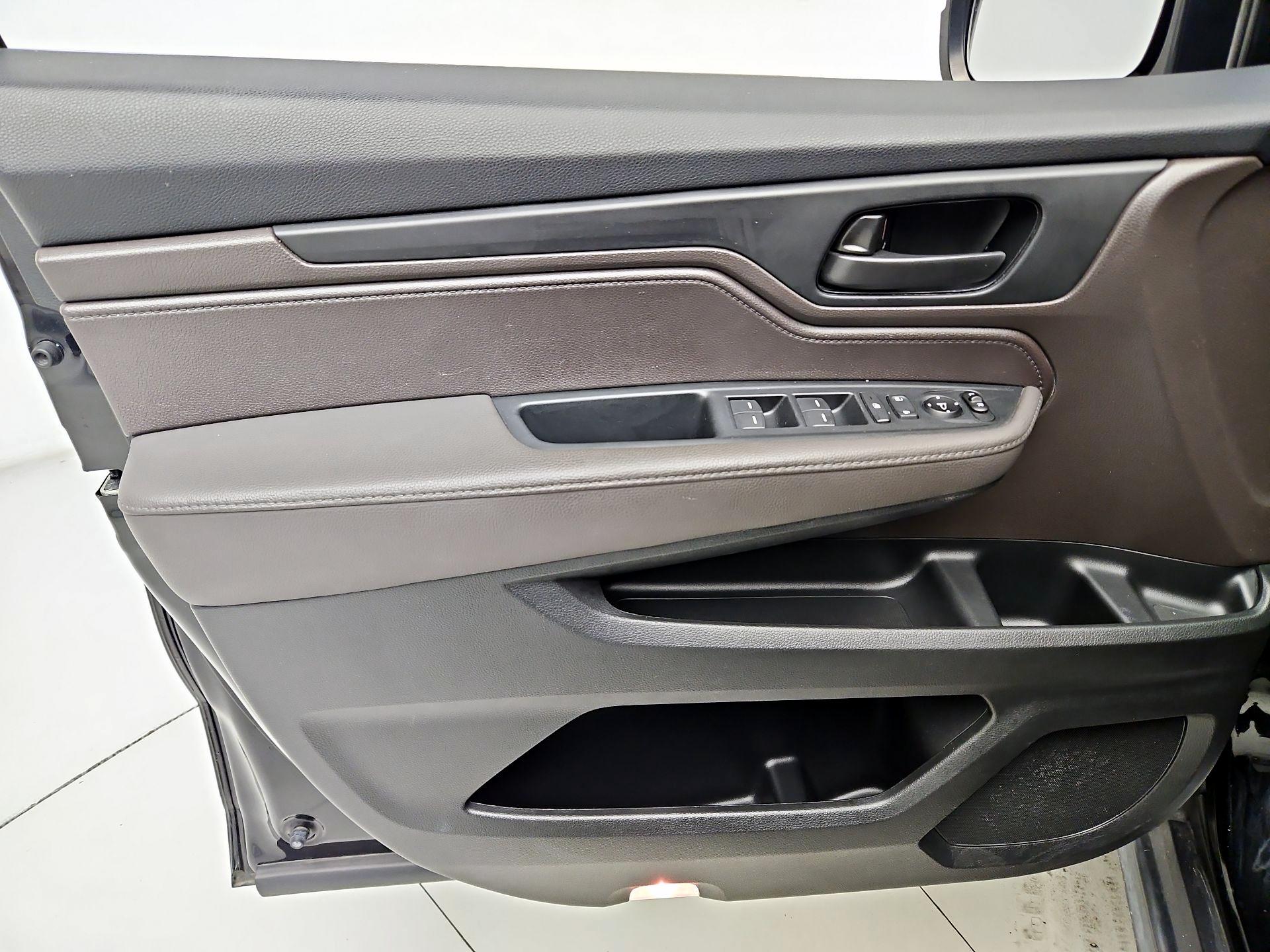 Thumbnail: 2019 Honda Odyssey - 12