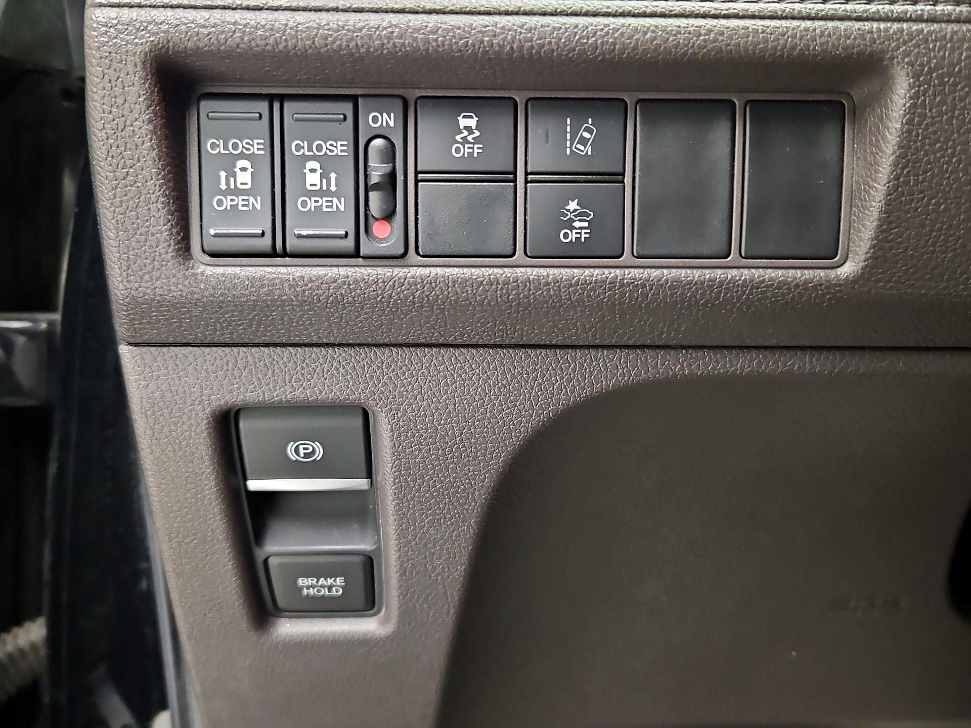 Thumbnail: 2019 Honda Odyssey - 13