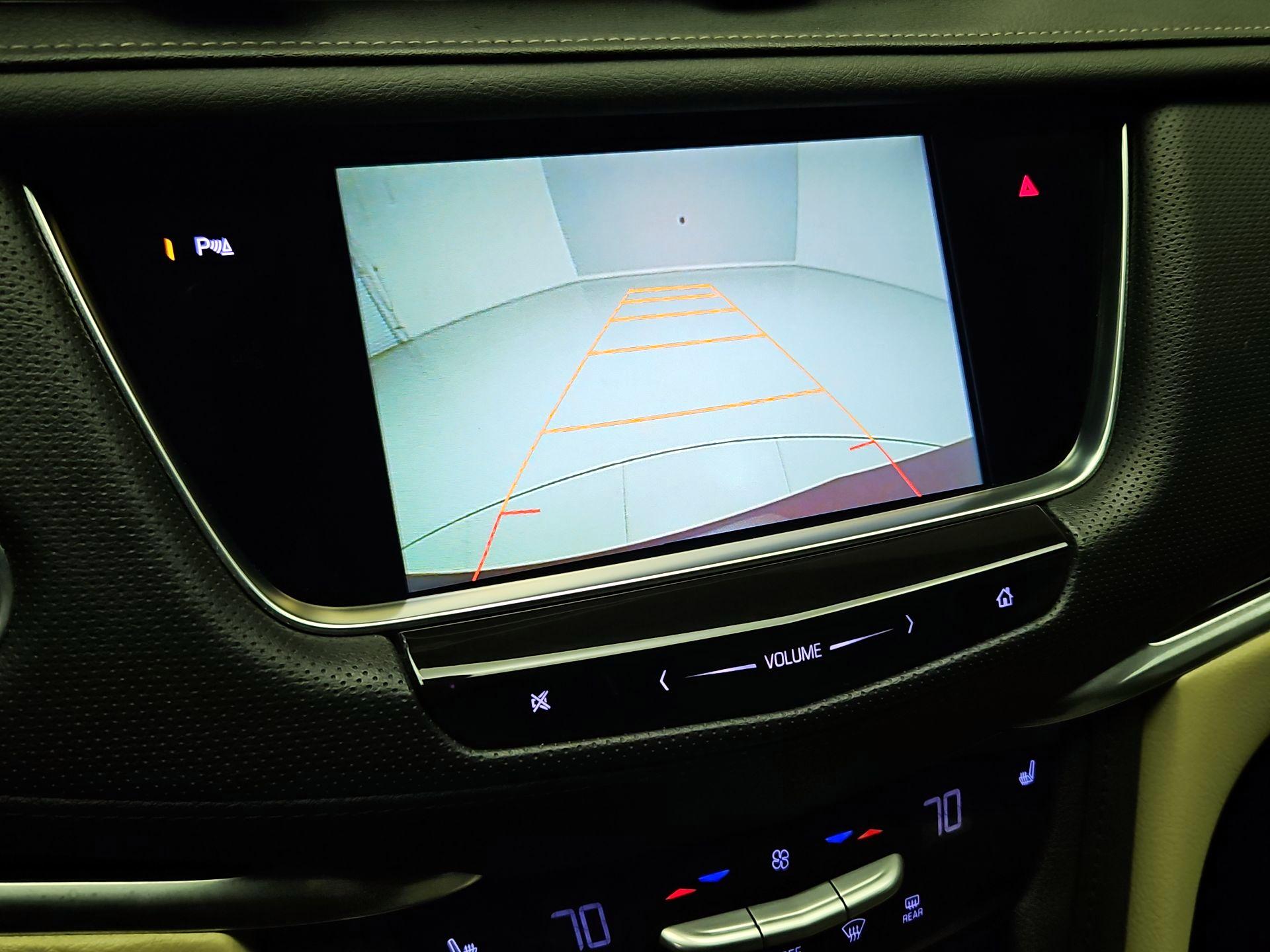 Thumbnail: 2017 Cadillac XT5 - 14