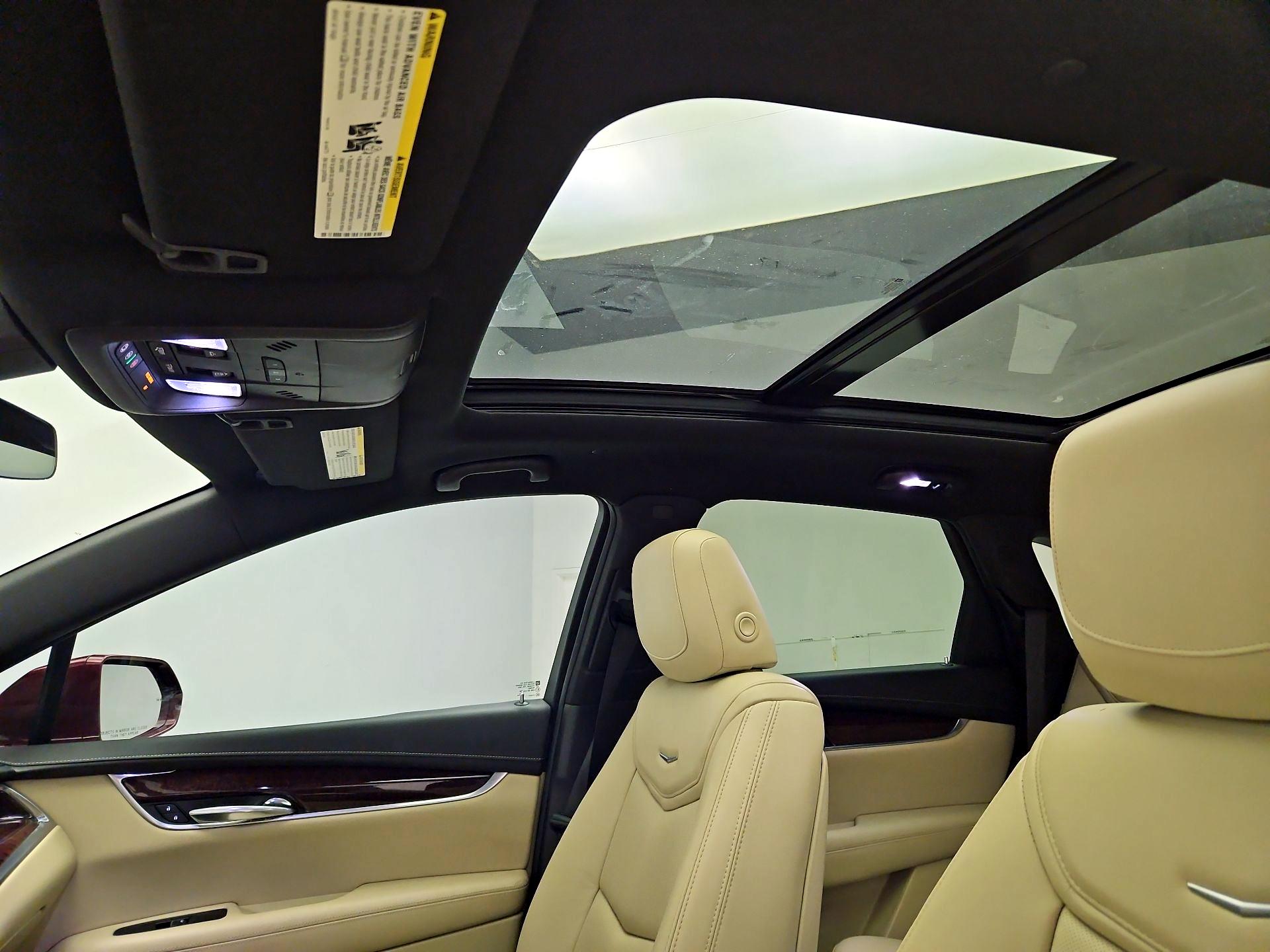 Thumbnail: 2017 Cadillac XT5 - 19