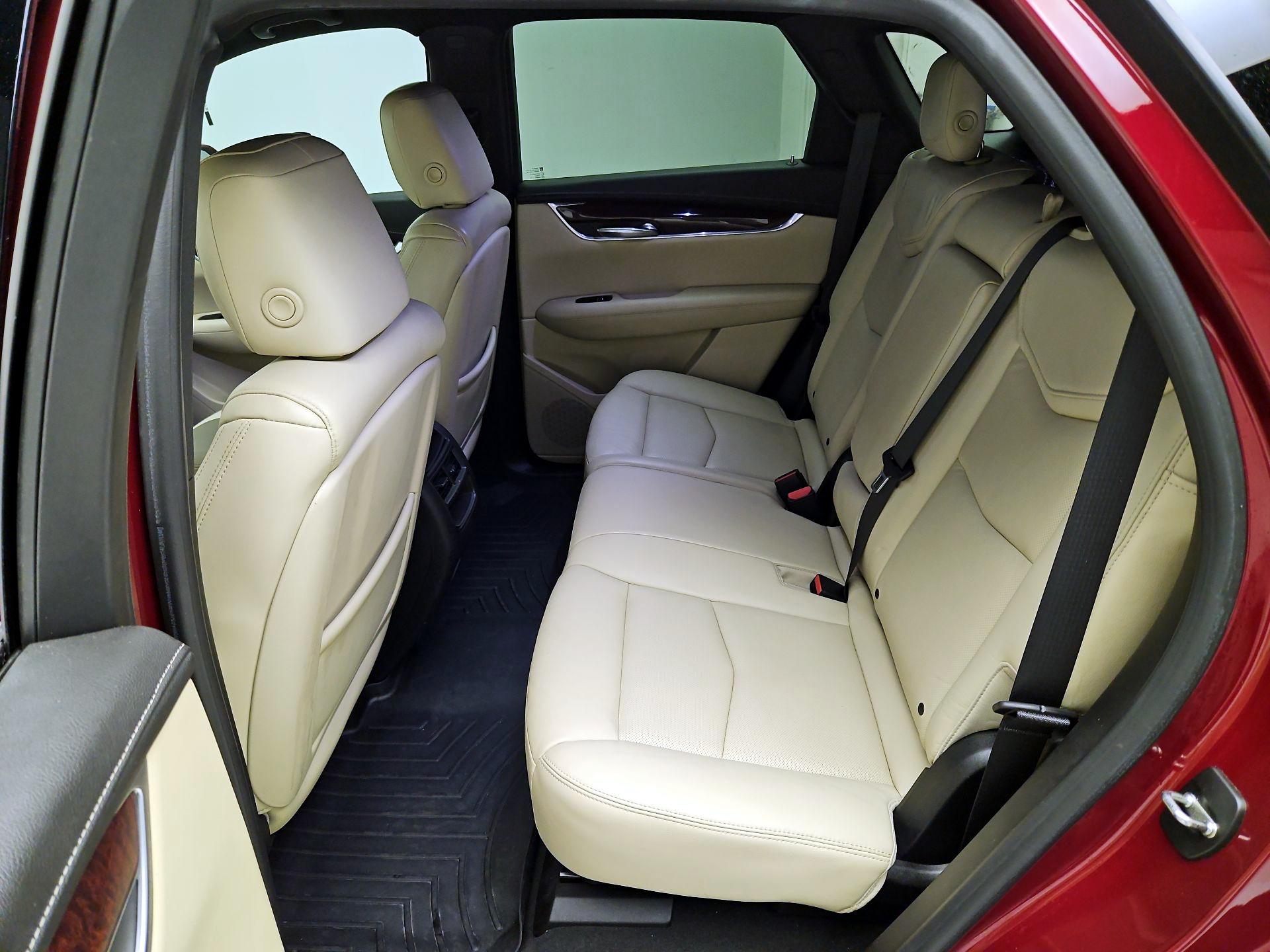 Thumbnail: 2017 Cadillac XT5 - 20