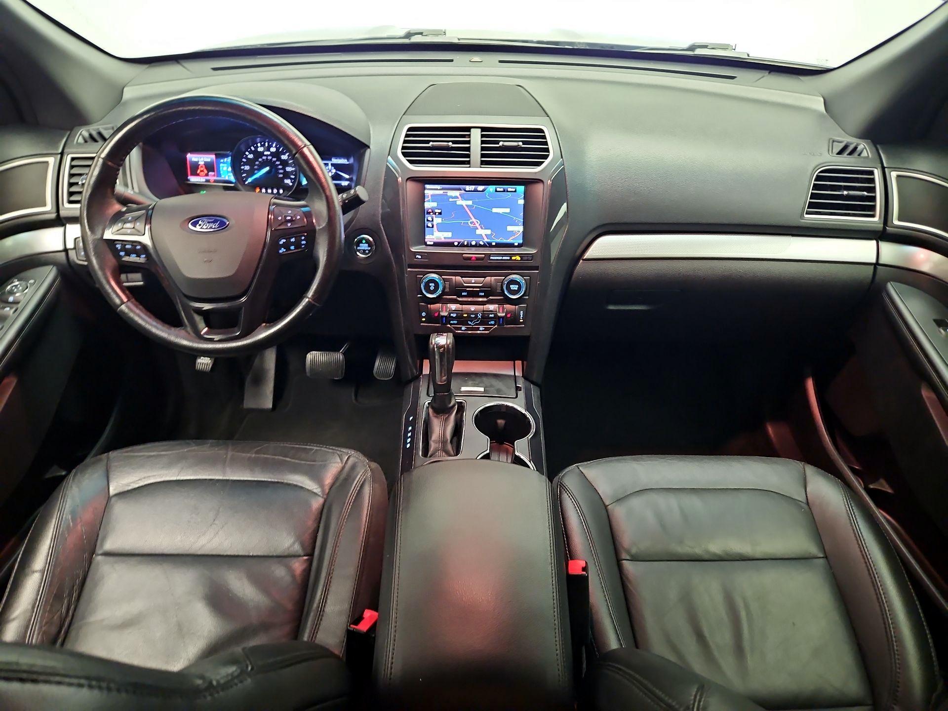 Thumbnail: 2016 Ford Explorer - 9