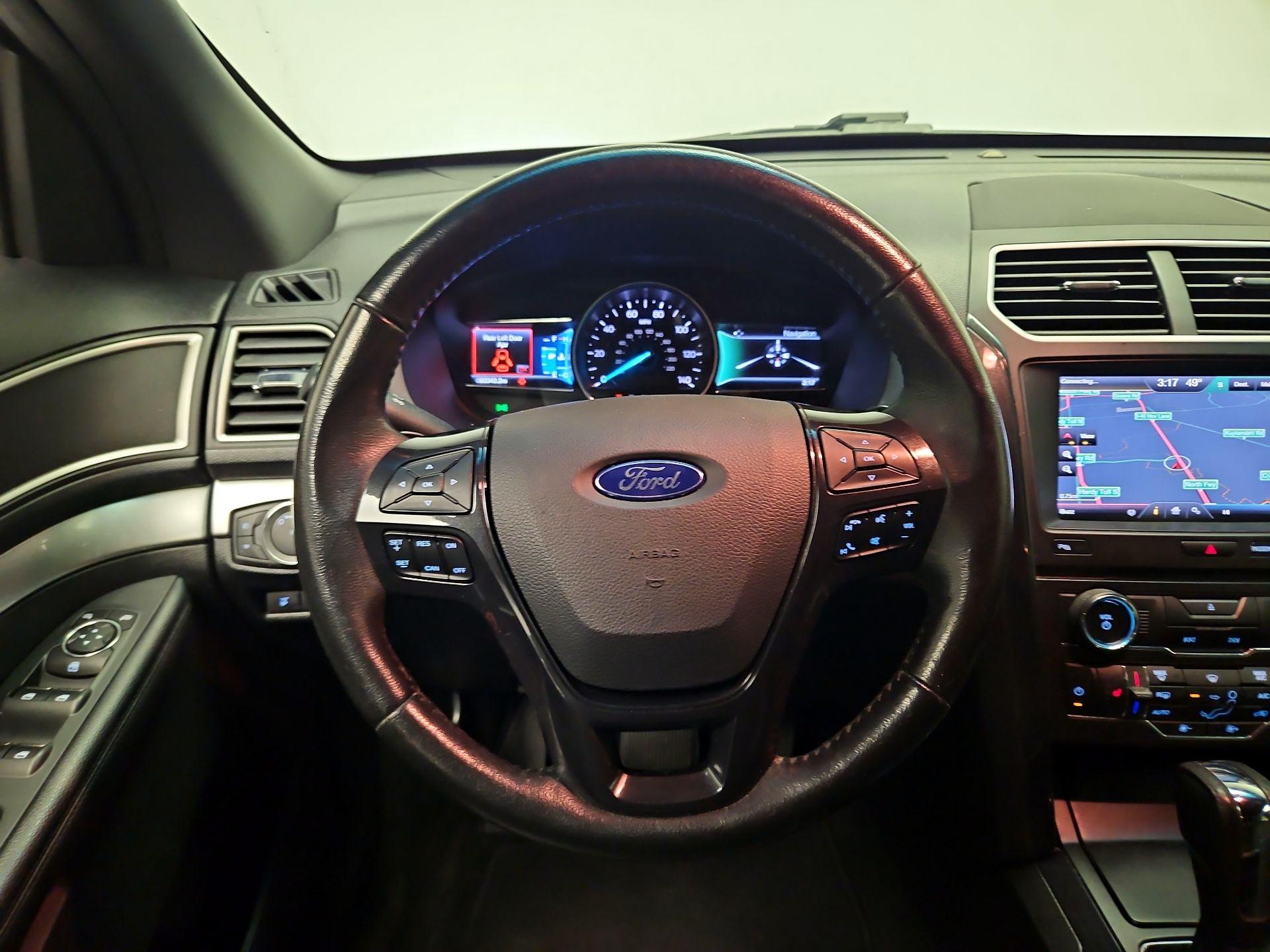 Thumbnail: 2016 Ford Explorer - 10