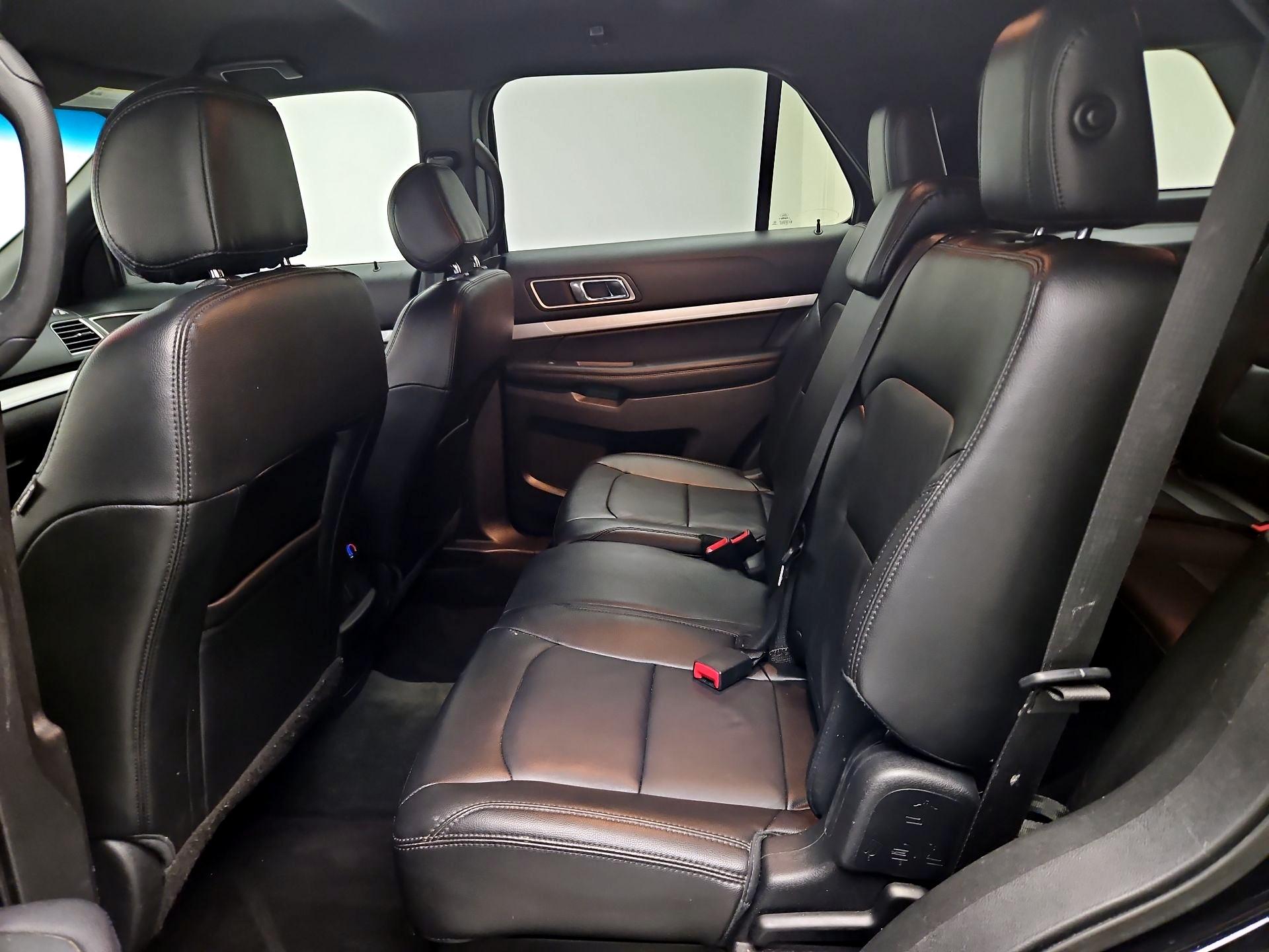 Thumbnail: 2016 Ford Explorer - 18