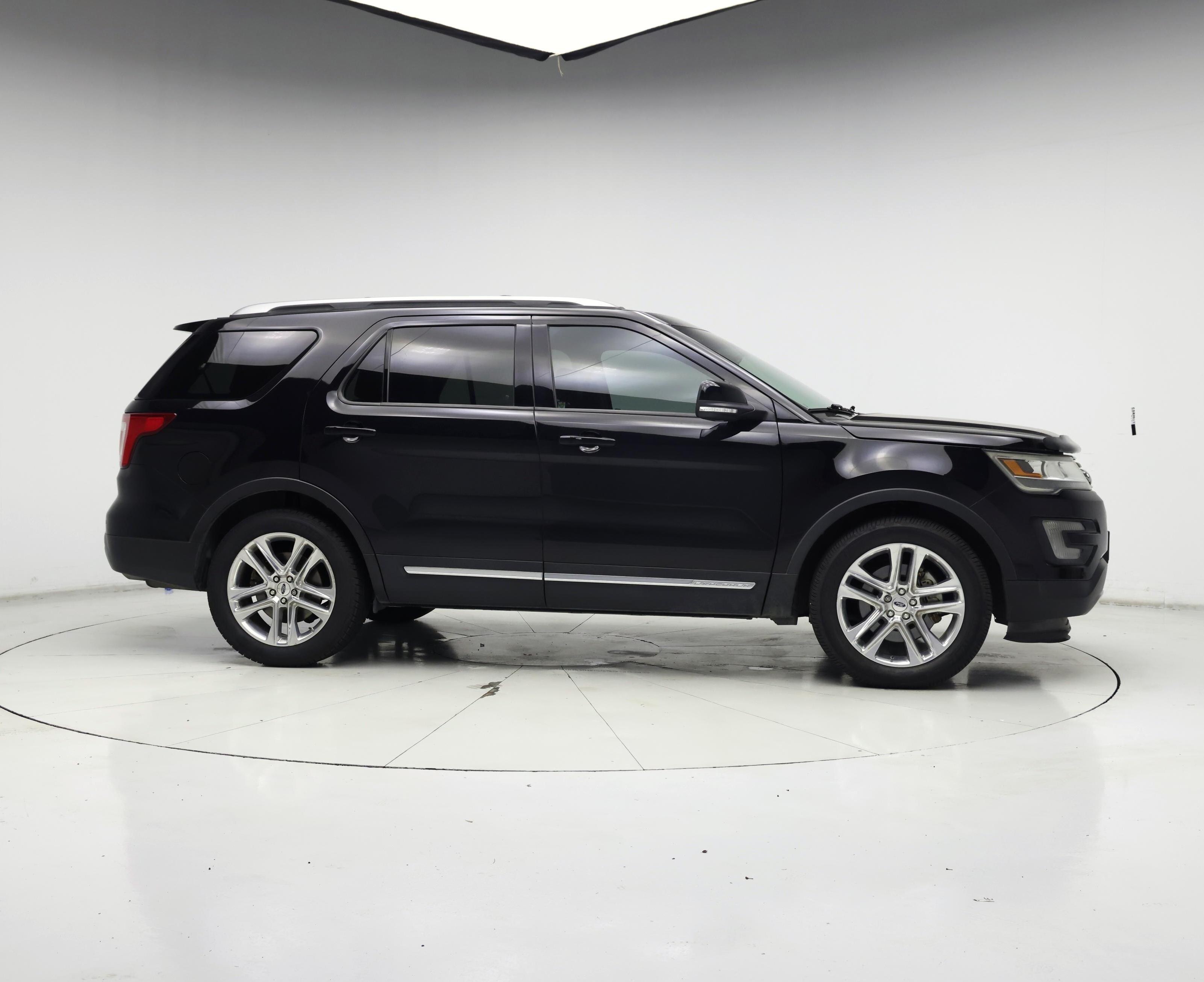 Thumbnail: 2016 Ford Explorer - 7