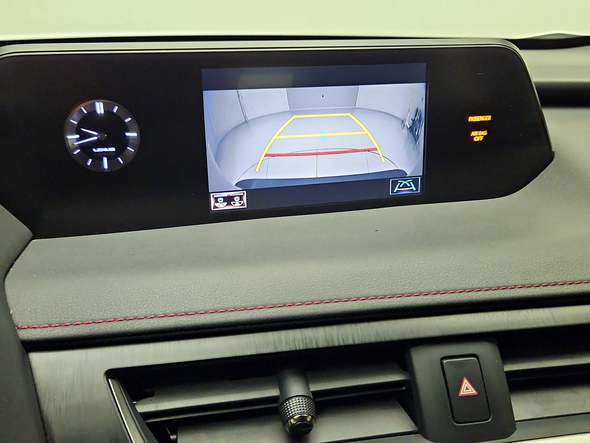 Thumbnail: 2019 Lexus UX - 14