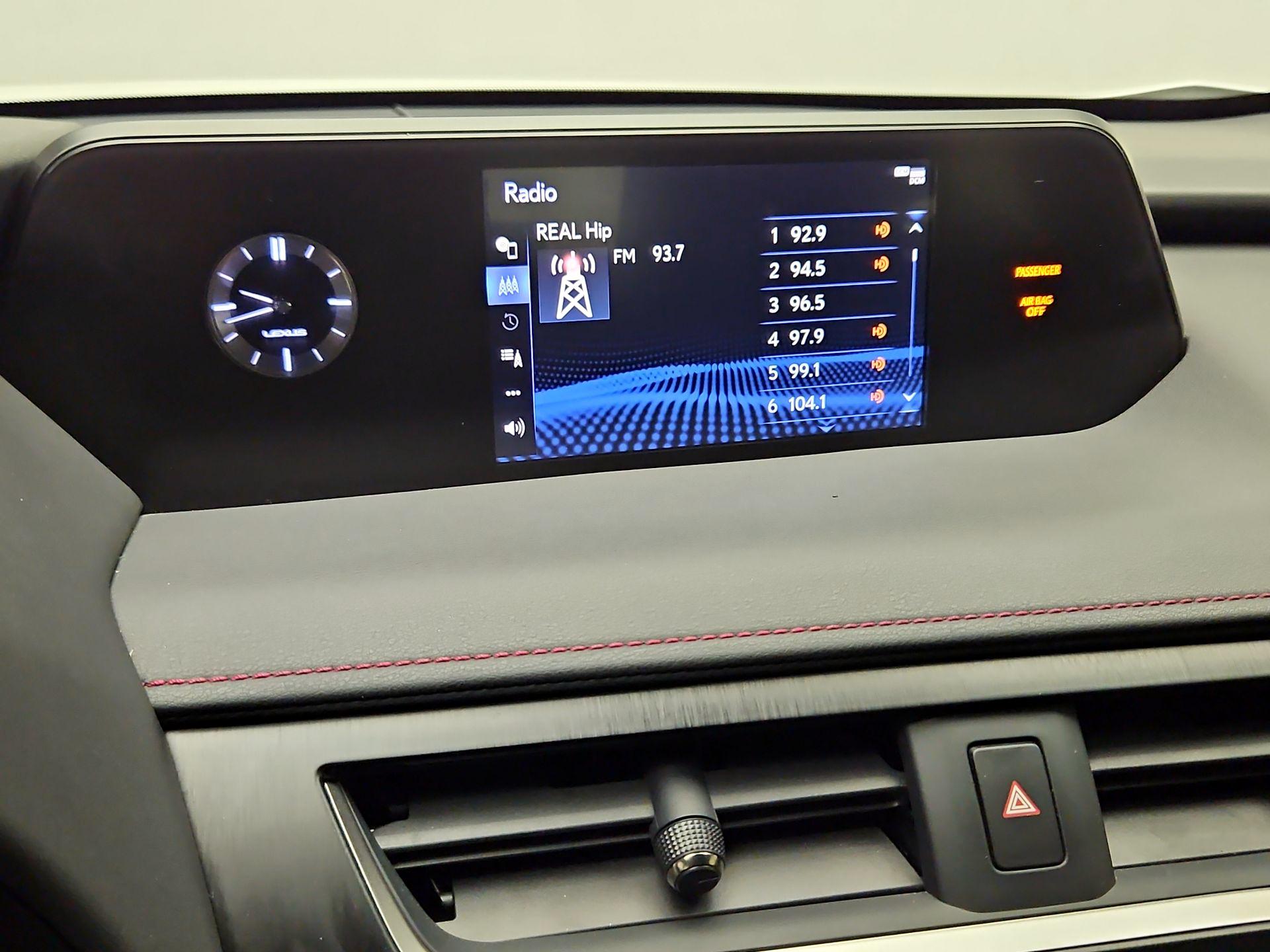 Thumbnail: 2019 Lexus UX - 15