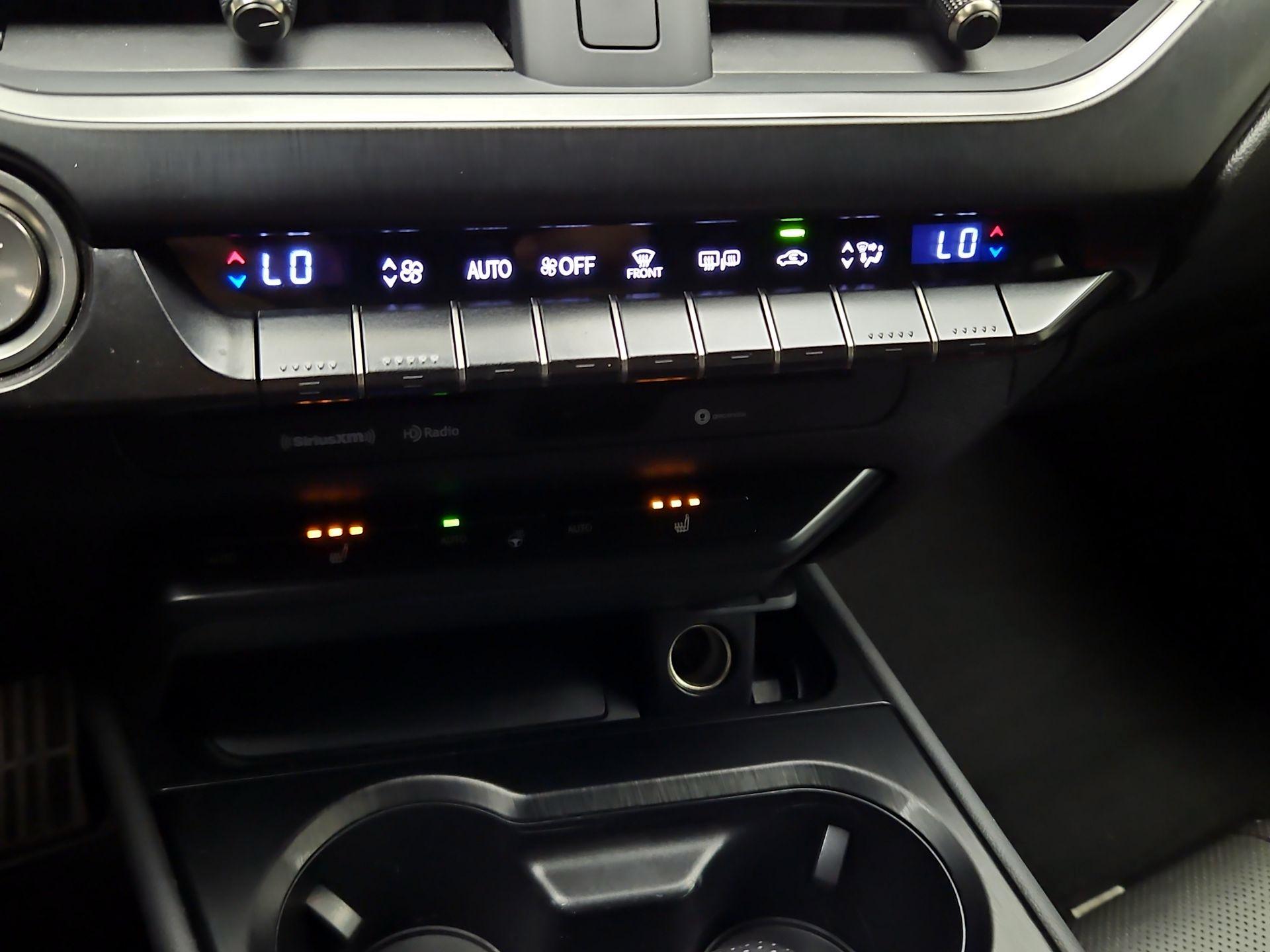 Thumbnail: 2019 Lexus UX - 16