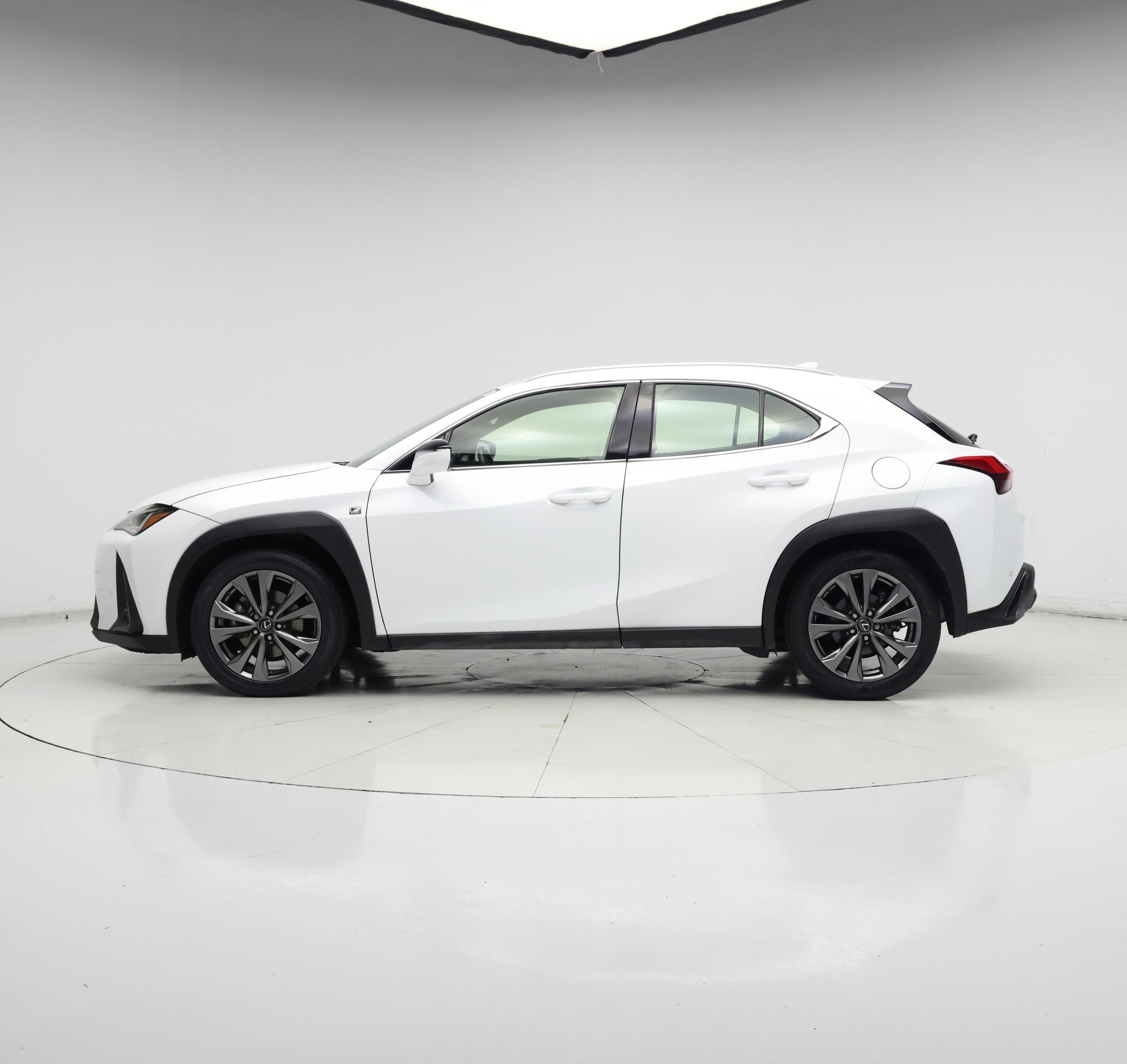 Thumbnail: 2019 Lexus UX - 3
