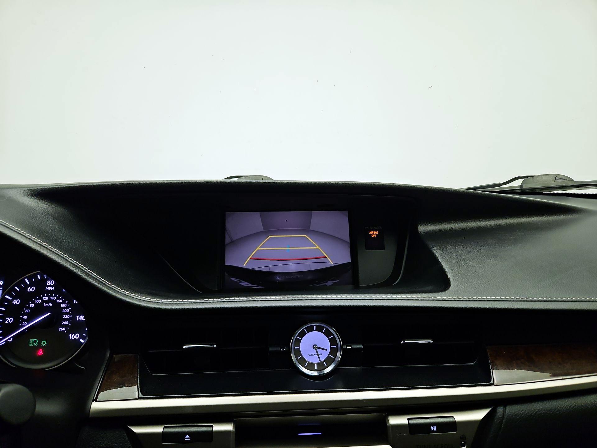 Thumbnail: 2017 Lexus ES - 13