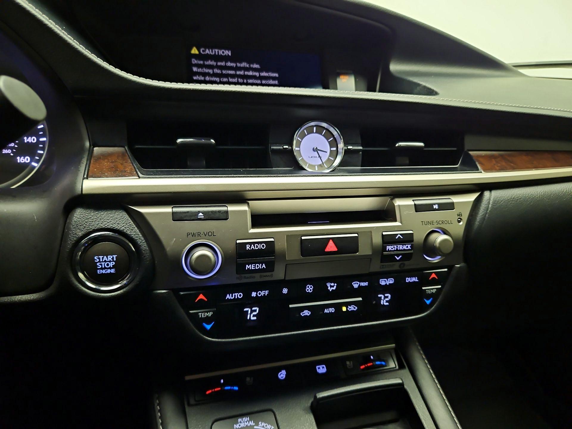 Thumbnail: 2017 Lexus ES - 15