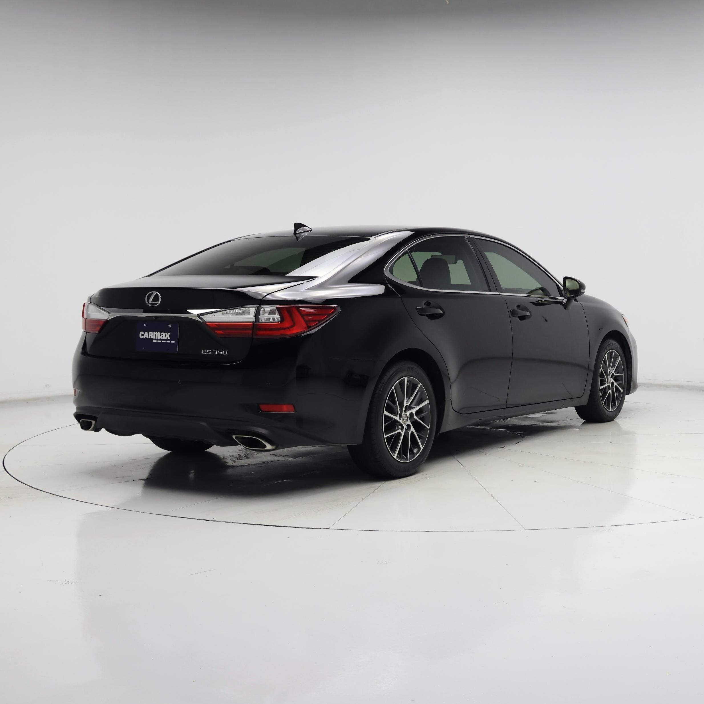 Thumbnail: 2017 Lexus ES - 8