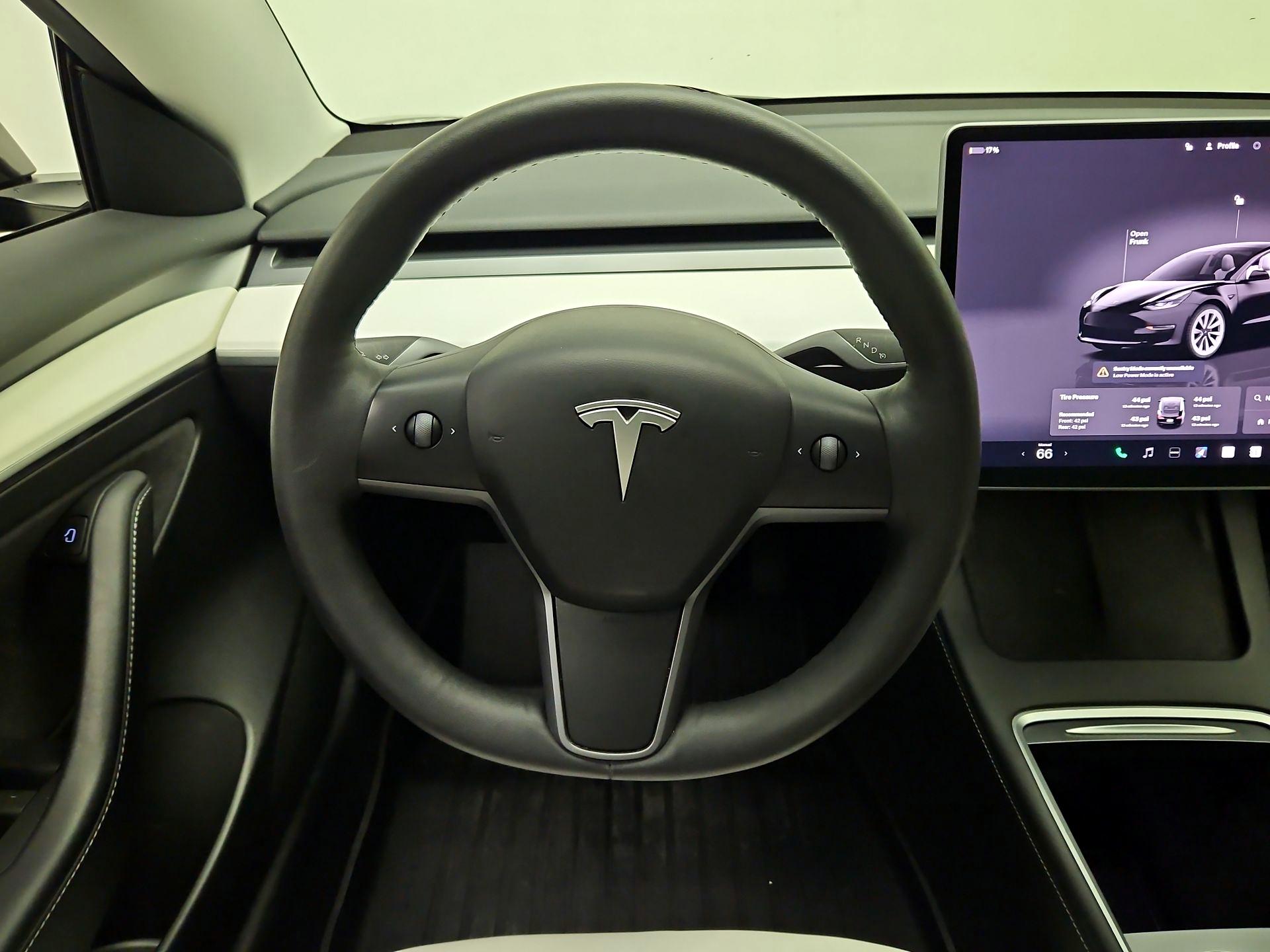 Thumbnail: 2023 Tesla Model 3 - 10