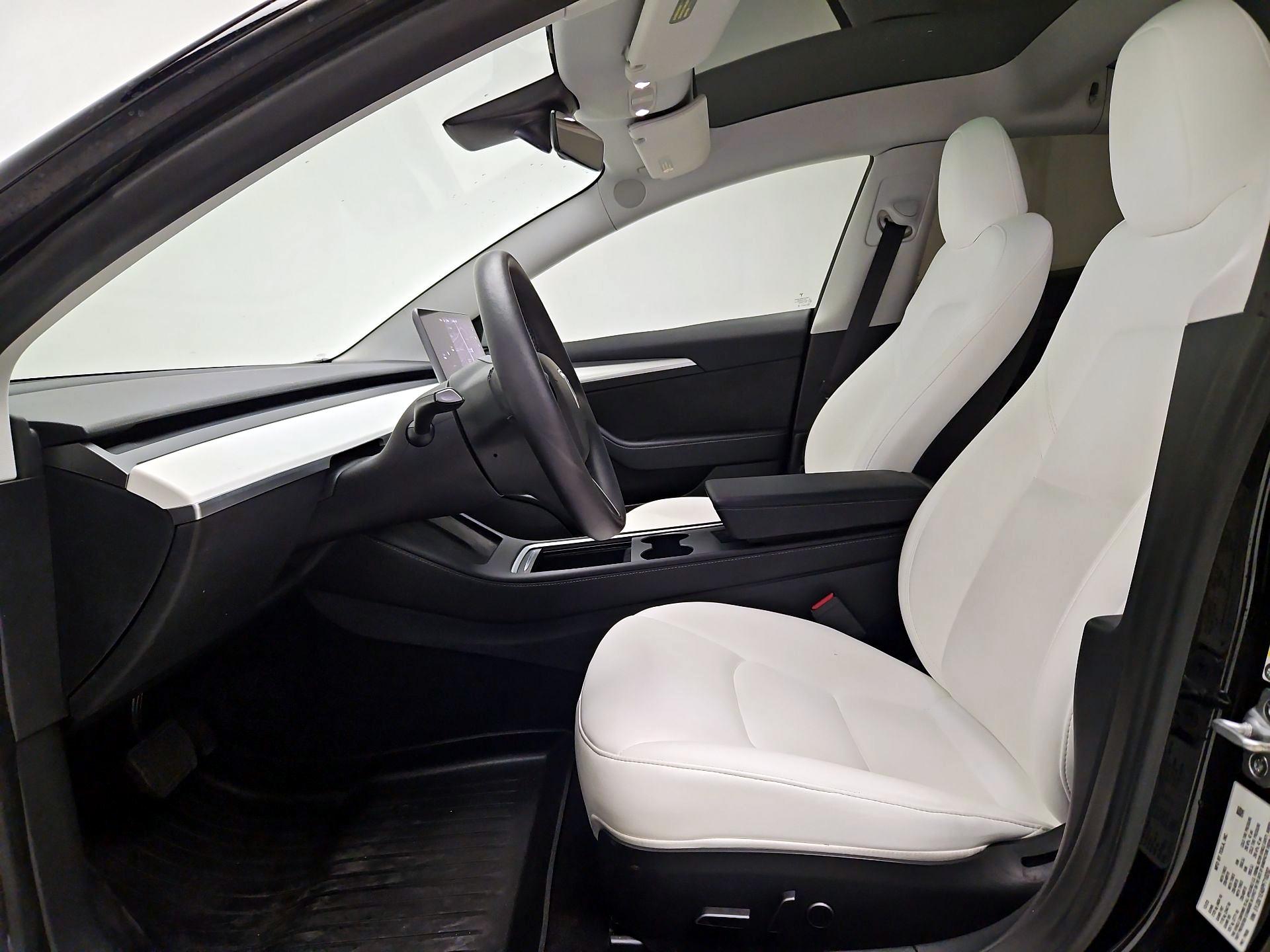 Thumbnail: 2023 Tesla Model 3 - 11