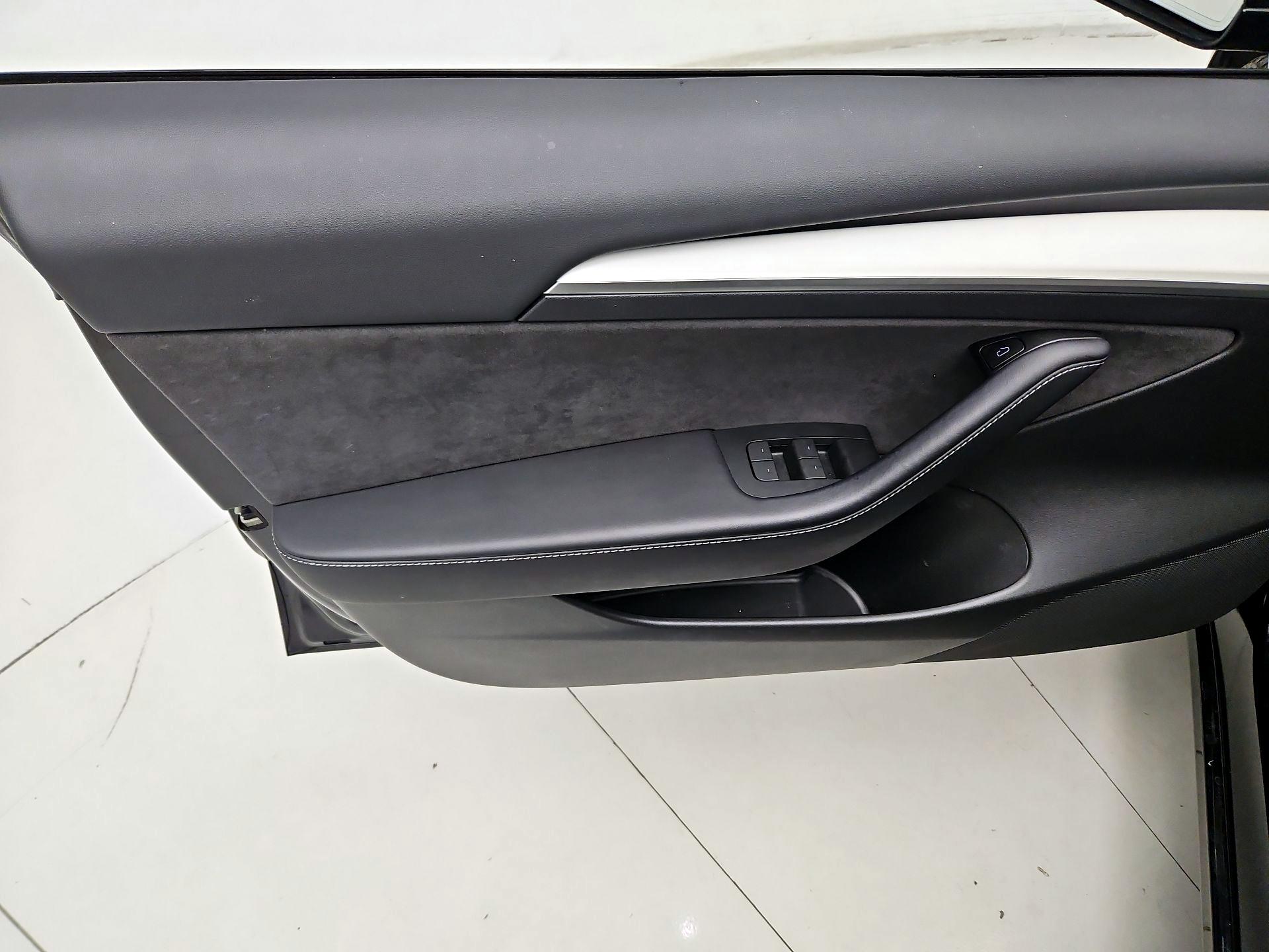 Thumbnail: 2023 Tesla Model 3 - 12