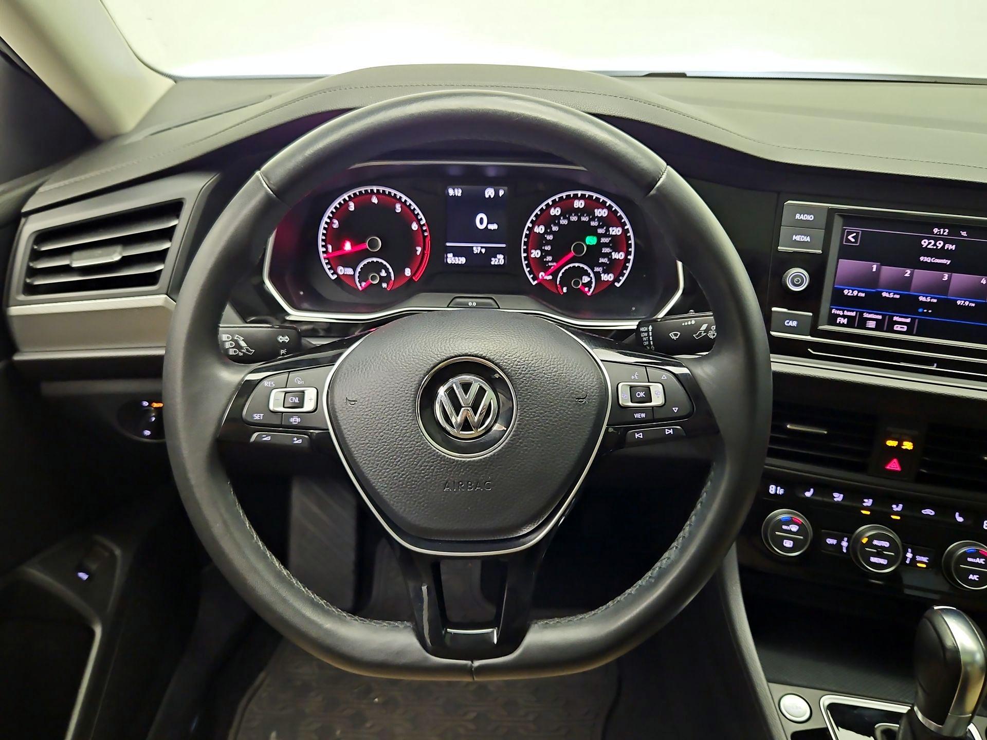 Thumbnail: 2019 Volkswagen Jetta - 10