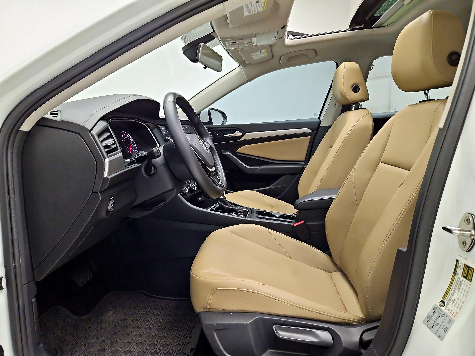 Thumbnail: 2019 Volkswagen Jetta - 11