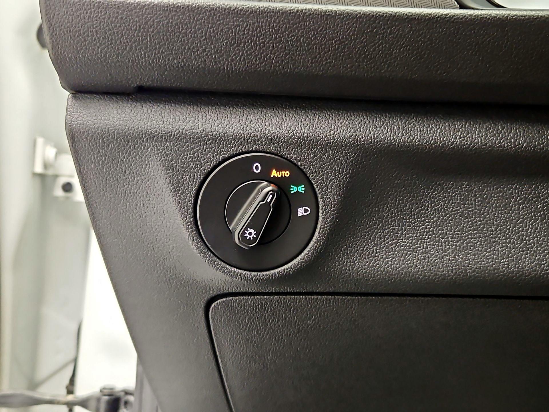 Thumbnail: 2019 Volkswagen Jetta - 13