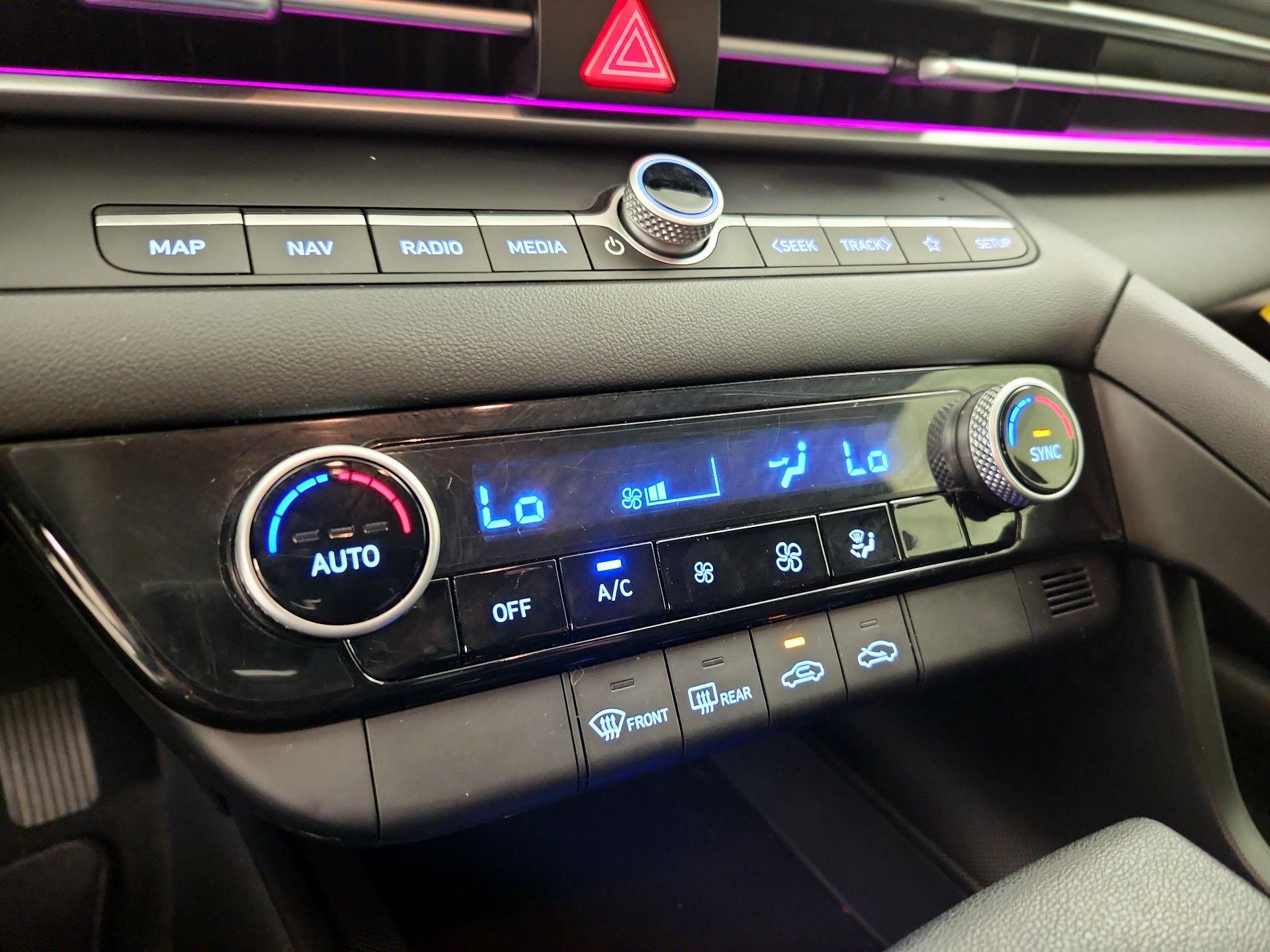 Thumbnail: 2024 Hyundai Elantra - 17