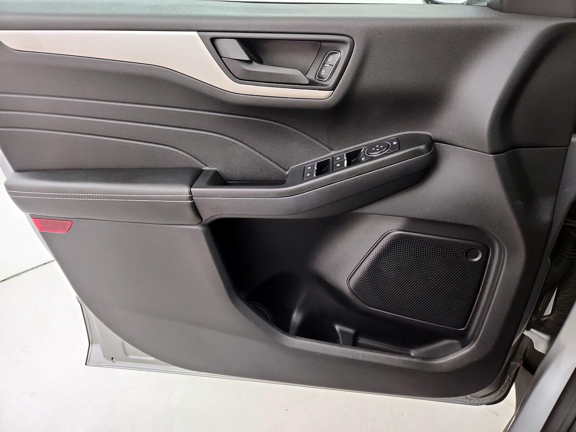 Thumbnail: 2022 Ford Escape - 12