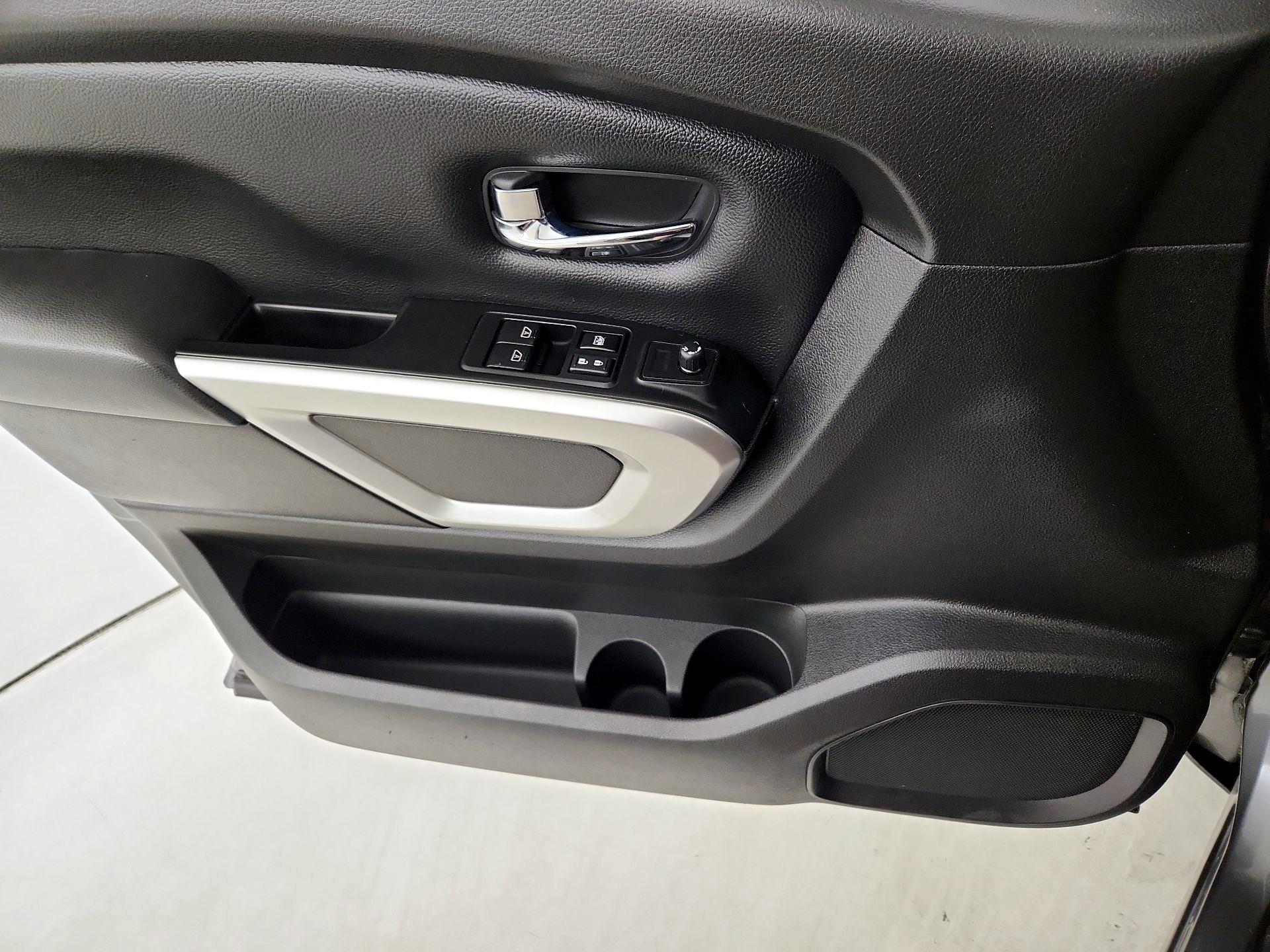 Thumbnail: 2020 Nissan Titan - 12