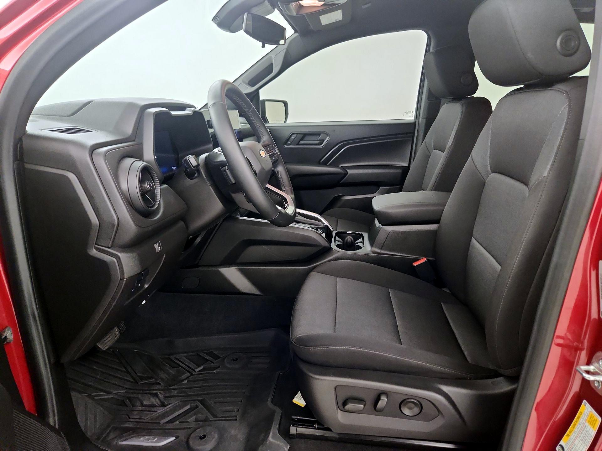 Thumbnail: 2025 Chevrolet Colorado - 11