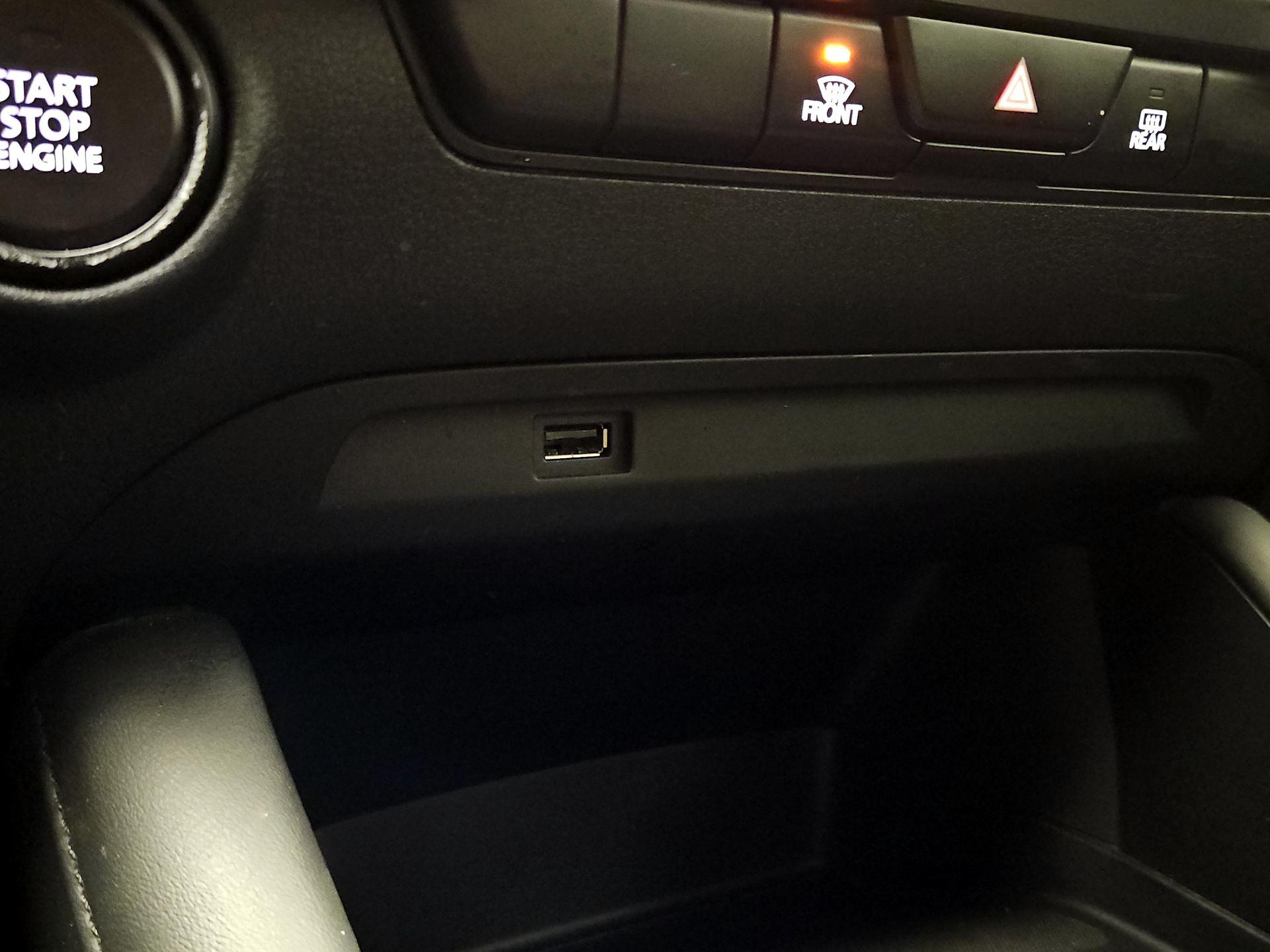 Thumbnail: 2021 Mazda Mazda3 - 18