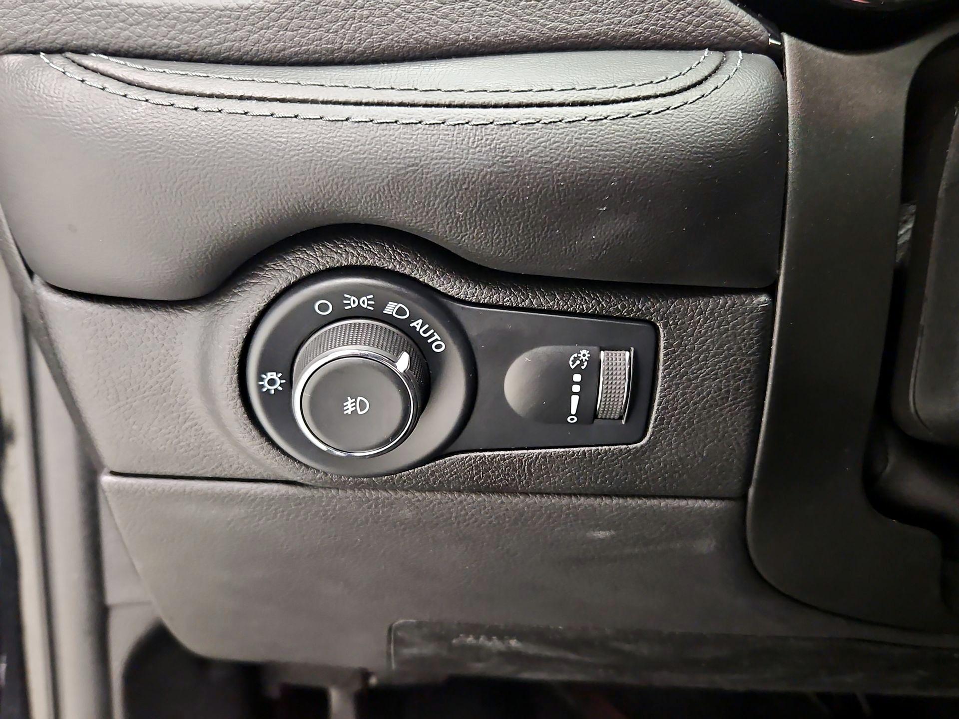 Thumbnail: 2022 Dodge Durango - 13