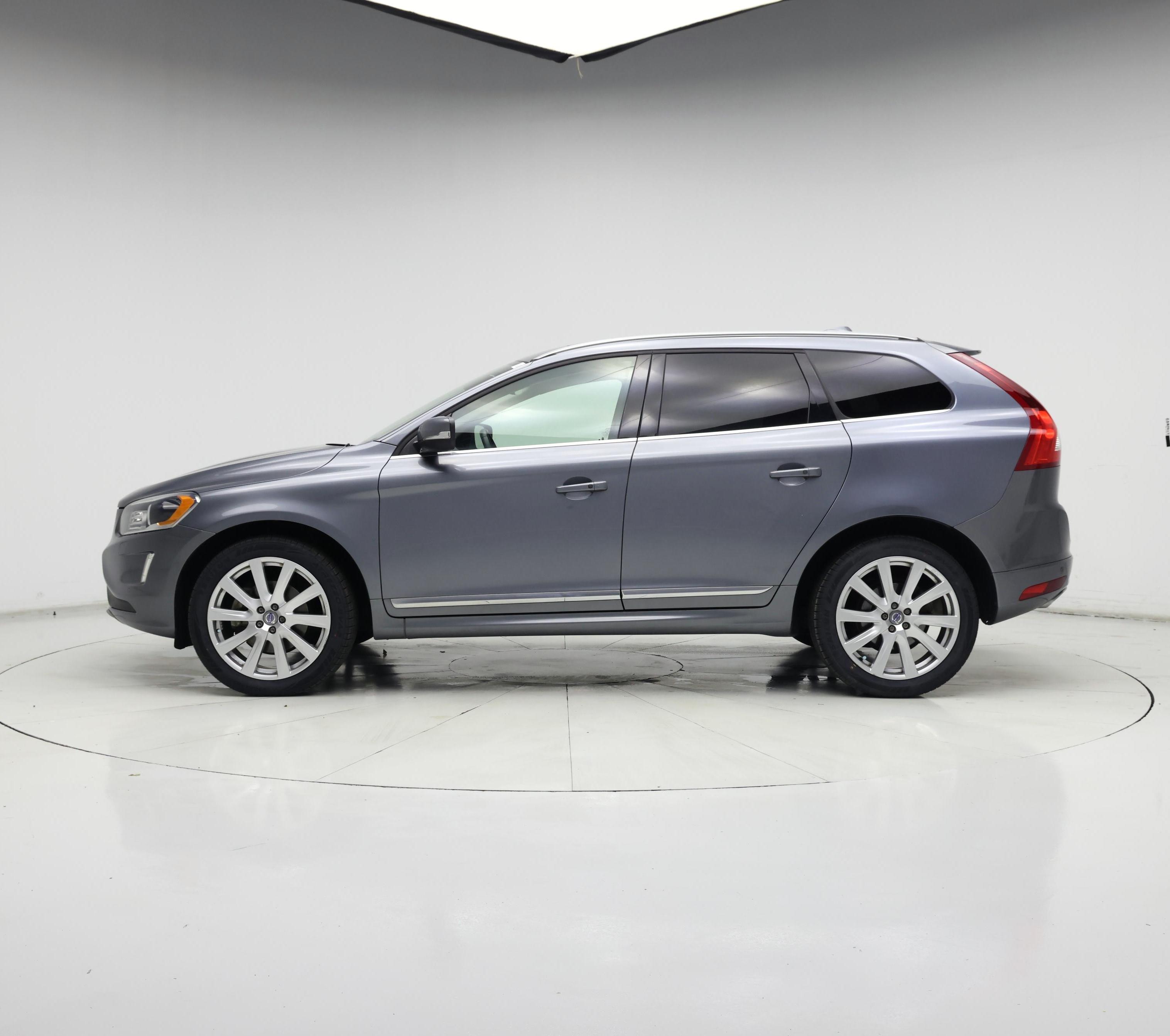 Thumbnail: 2017 Volvo XC60 - 3