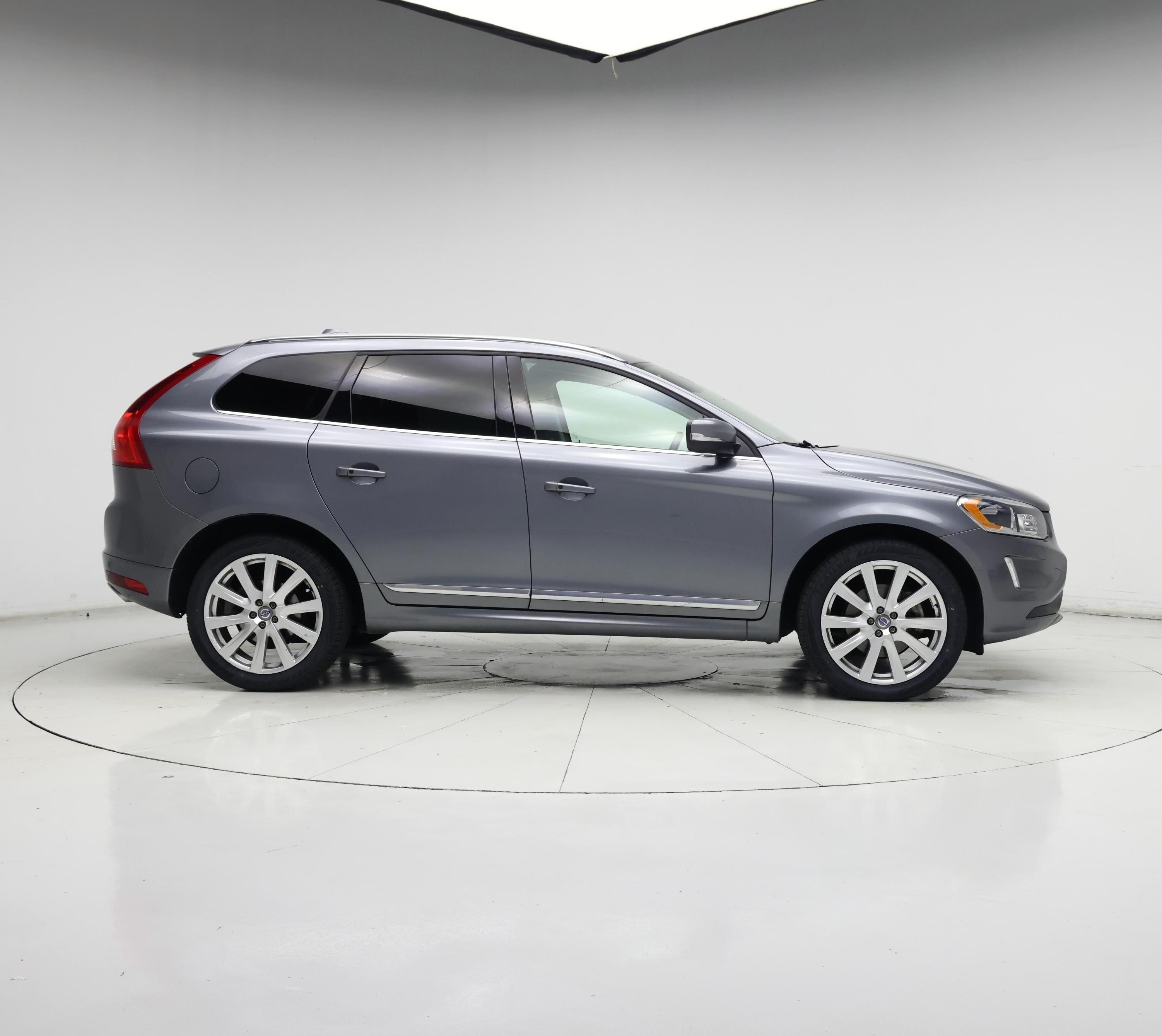 Thumbnail: 2017 Volvo XC60 - 7