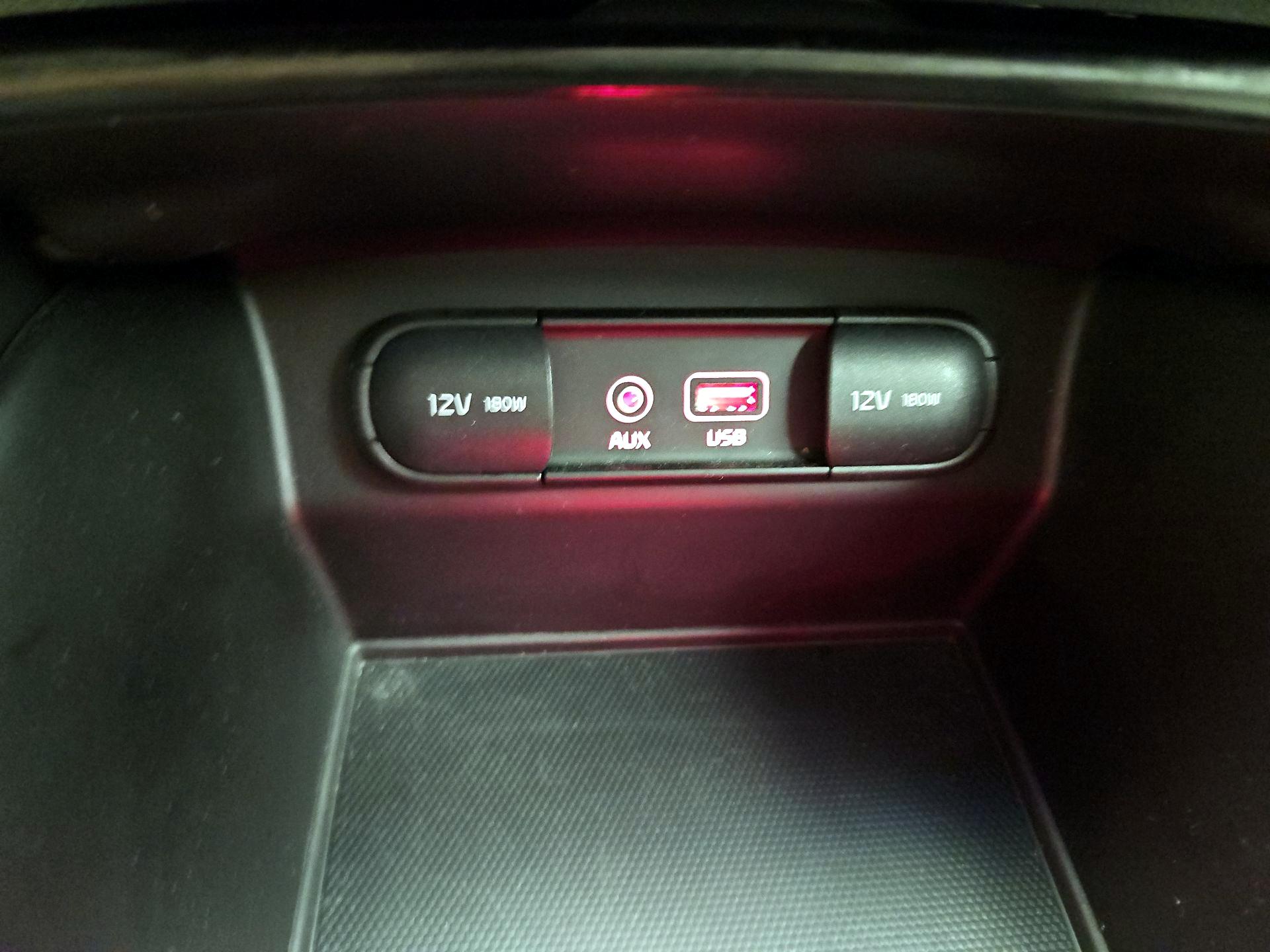 Thumbnail: 2016 Kia Sorento - 19